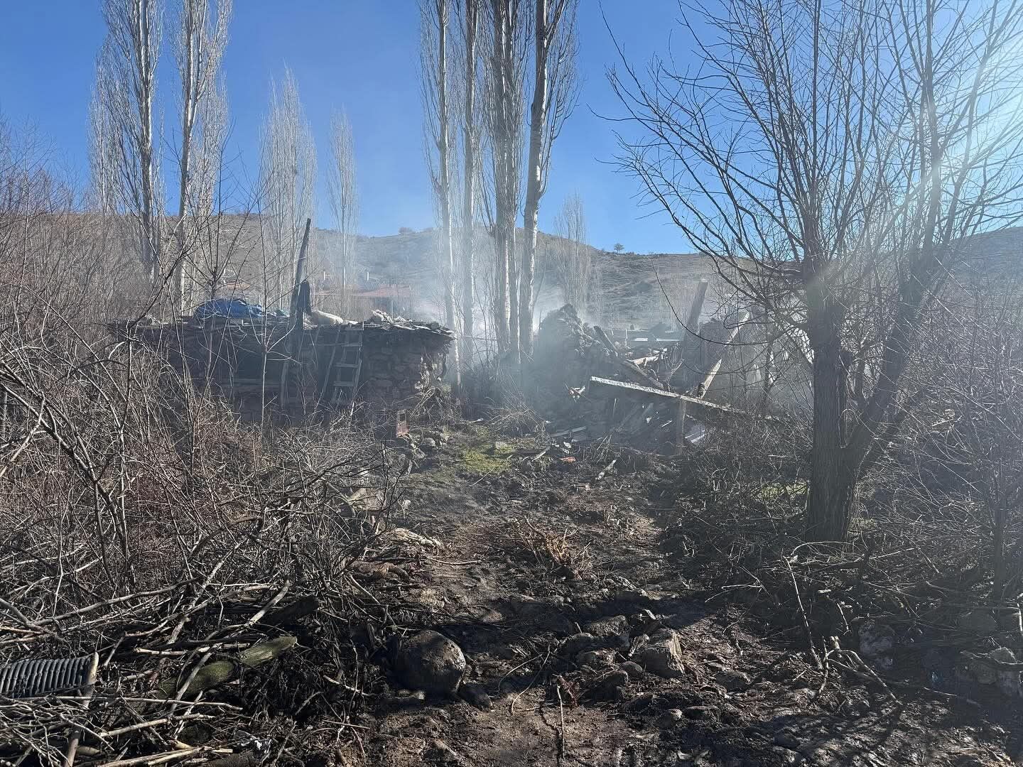 Evi Yanan Yaşlı Kadın Için Kaymakamlık Harekete Geçti (4)