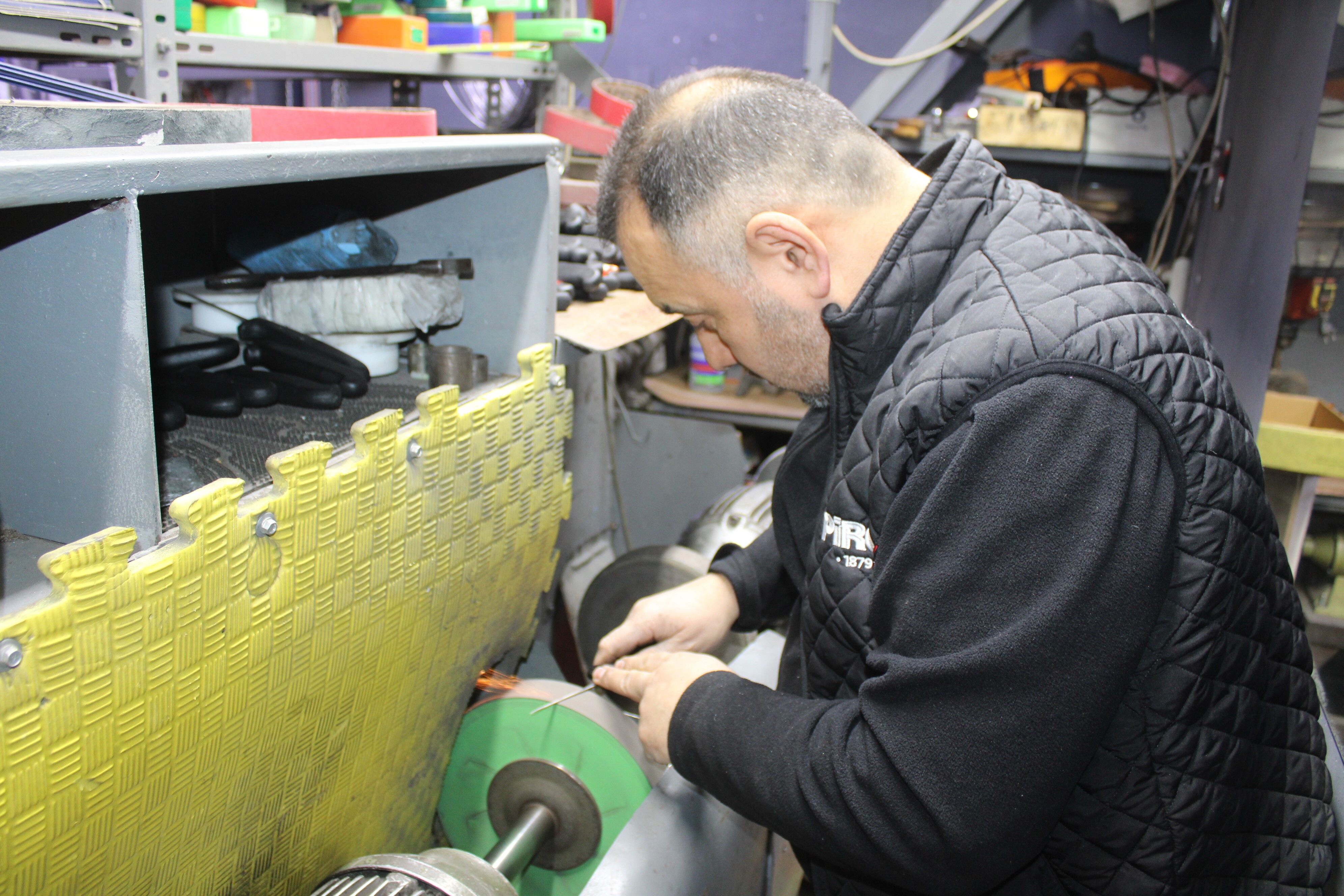 Fileto Bıçakları Elinde Yeniden Şekilleniyor (2)