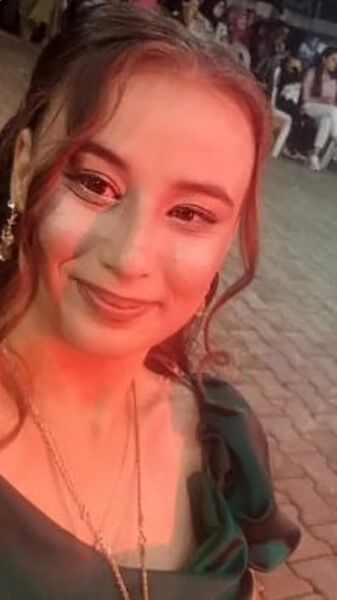 Genç Kadın, Annesi, Babası Ve Kardeşinin Cansız Bedeni Çıkartıldı (4)