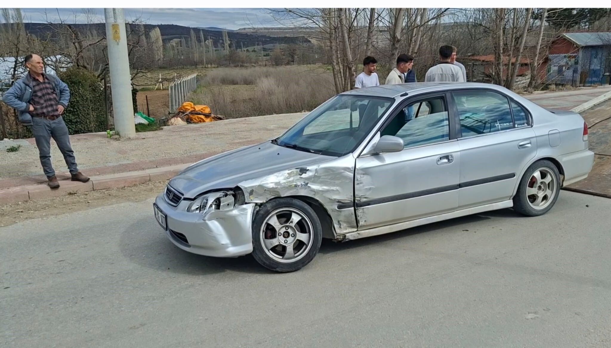 İki Otomobil Çarpıştı 2 Yaralı (2)