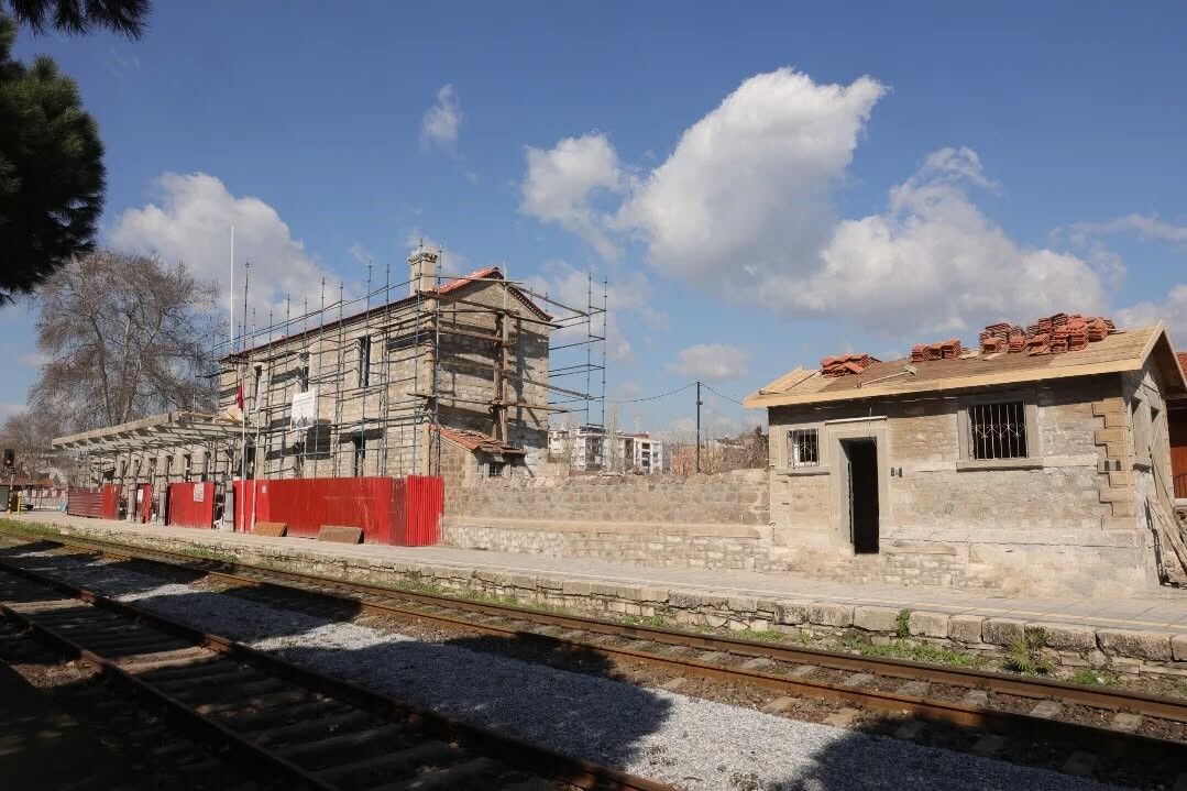 İncirliova’daki Tarihi Istasyon Binası Yenileniyor (5)