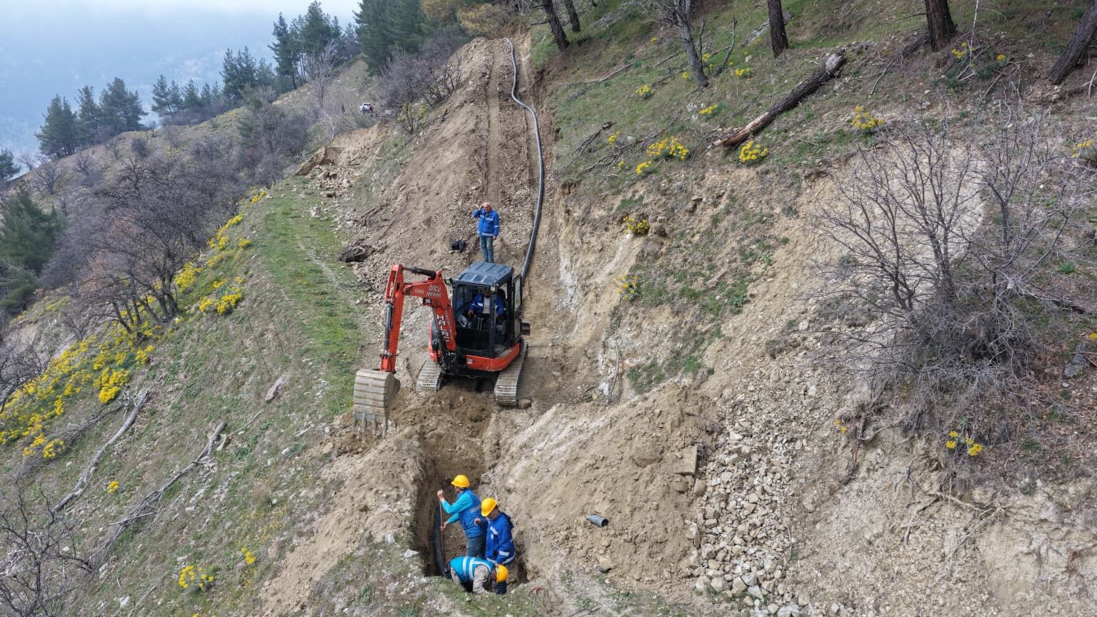 İyi Ki Çerçioğlu Var.. Büyükşehir Ekipleri Dağ Tepe Demeden Çalışmalara Devam Ediyor (2)
