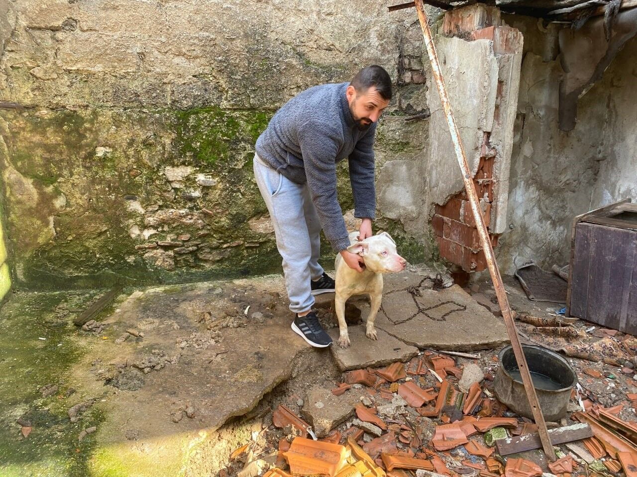 Kapalı Inşaat Çukuruna Düştü, Ekipler Harekete Geçti (2)