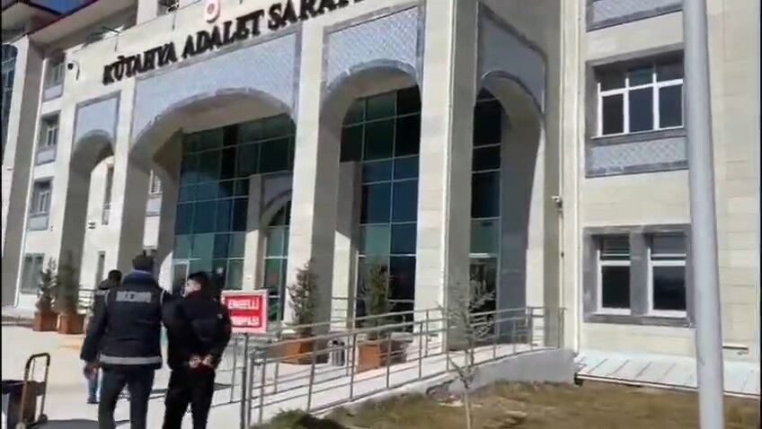 Kendilerini Savcı Olarak Tanıtıp Vatandaşları Dolandırdılar (2)