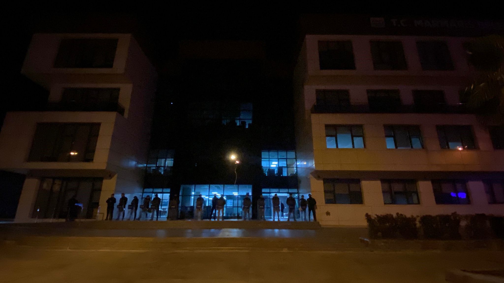 Marmaris Belediyesi'ne Gece Yarısı Polis Baskını (2)