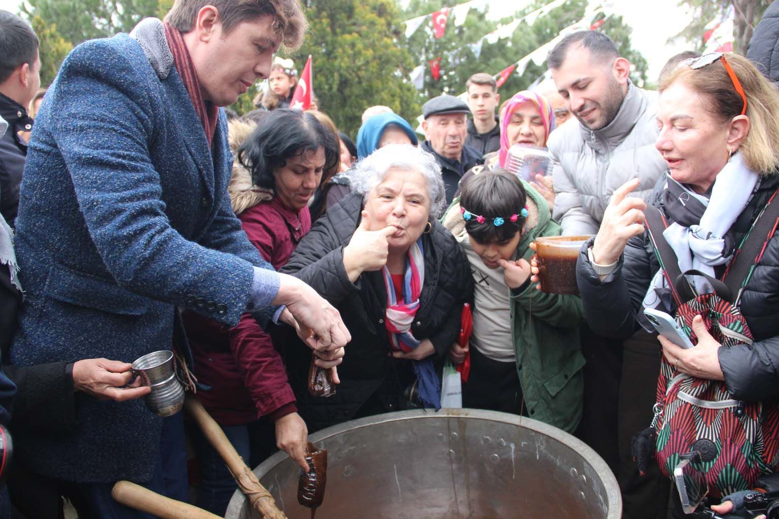 Mesir Macunundan Alabilmek Için Kazanın Içine Girdiler (3)