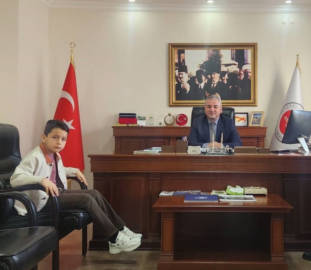 Minik Ömer’in Harçlığını Aydın’daki Kur’an Kursu Inşaatına Bağışladı (2)