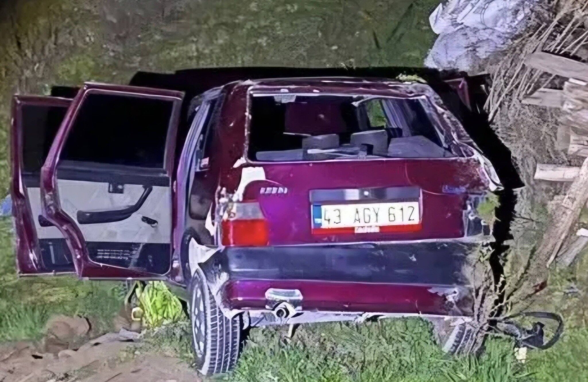 Otomobil Şarampole Yuvarlandı (2)