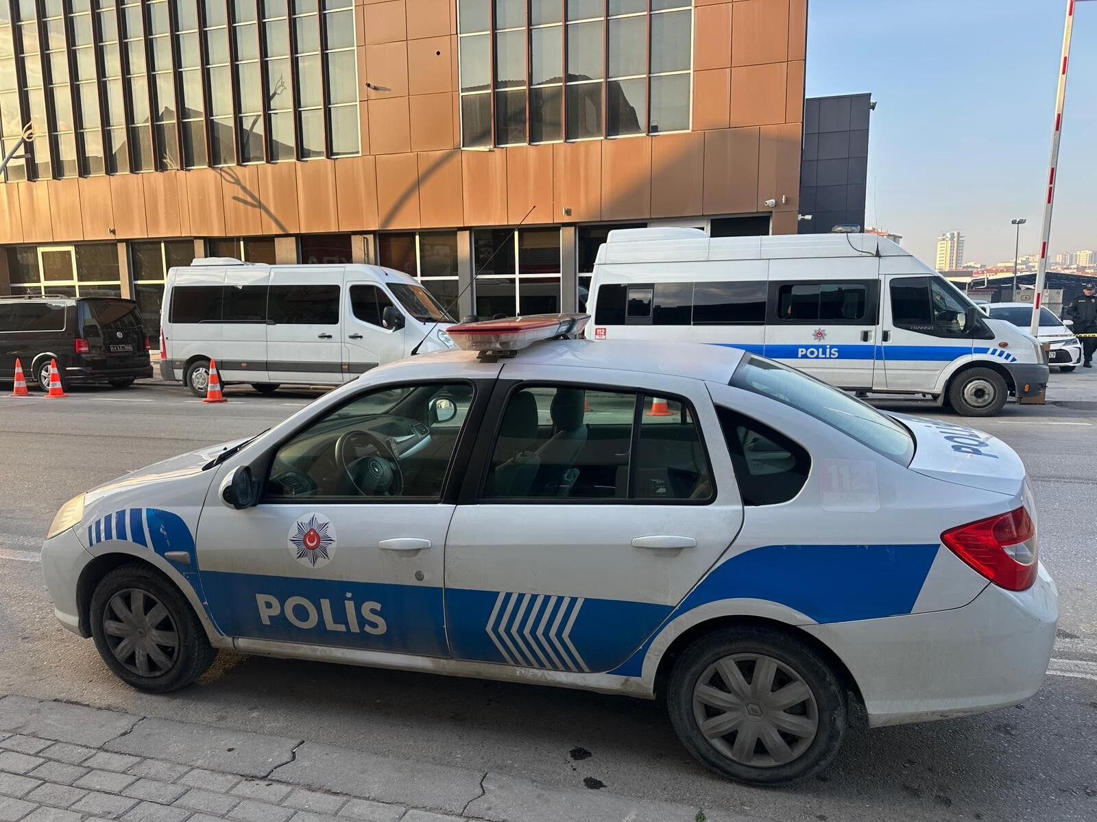 Polis Ekiplerinin Belediyede Incelemeleri Sürüyor (2)