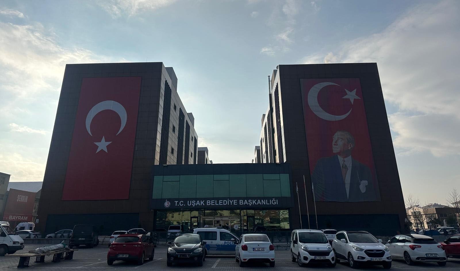 Polis Ekiplerinin Belediyede Incelemeleri Sürüyor (3)