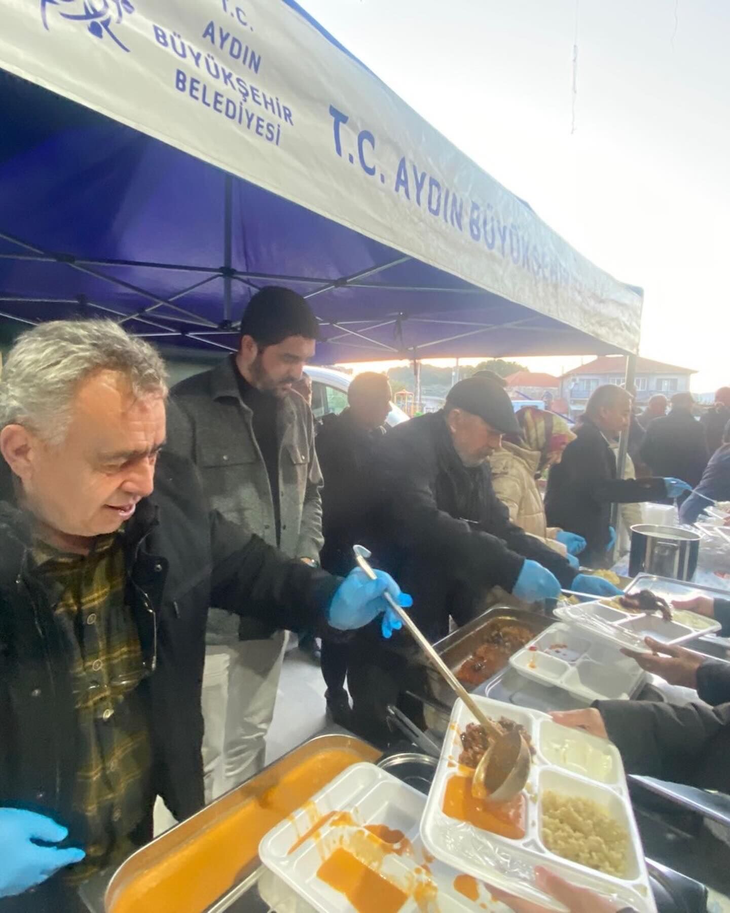 Vatandaşlar Büyükşehir’in Iftar Sofrasında Oruçlarını Açtı, Muhtar Turgan’dan Başkan Çerçioğlu’na Teşekkür (2)