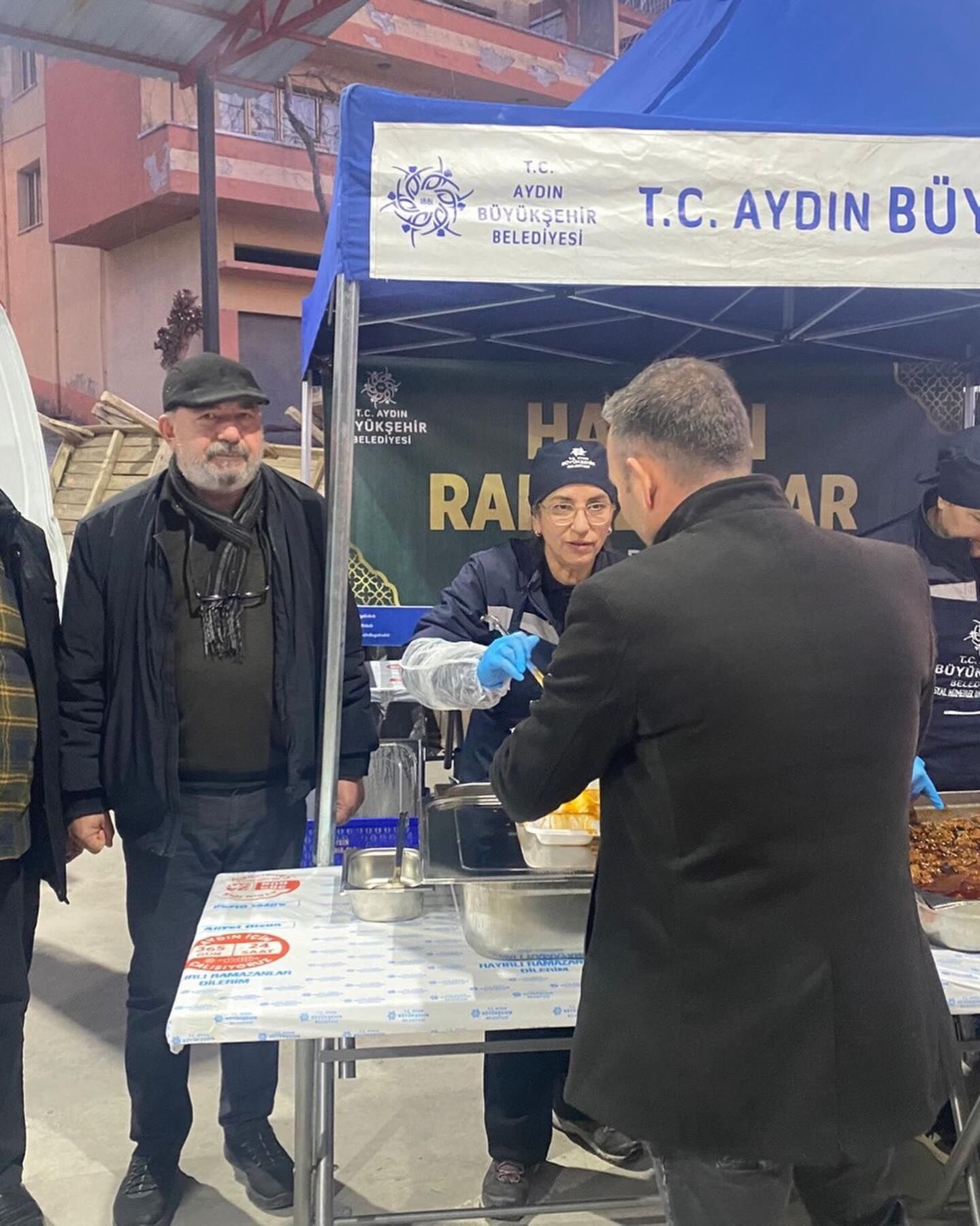 Vatandaşlar Büyükşehir’in Iftar Sofrasında Oruçlarını Açtı, Muhtar Turgan’dan Başkan Çerçioğlu’na Teşekkür (6)