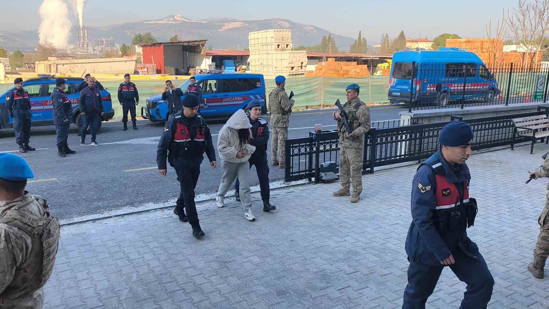 Yaşlı Çiftin Ölümüyle Ilgili 4 Kişi Tutuklandı (5)