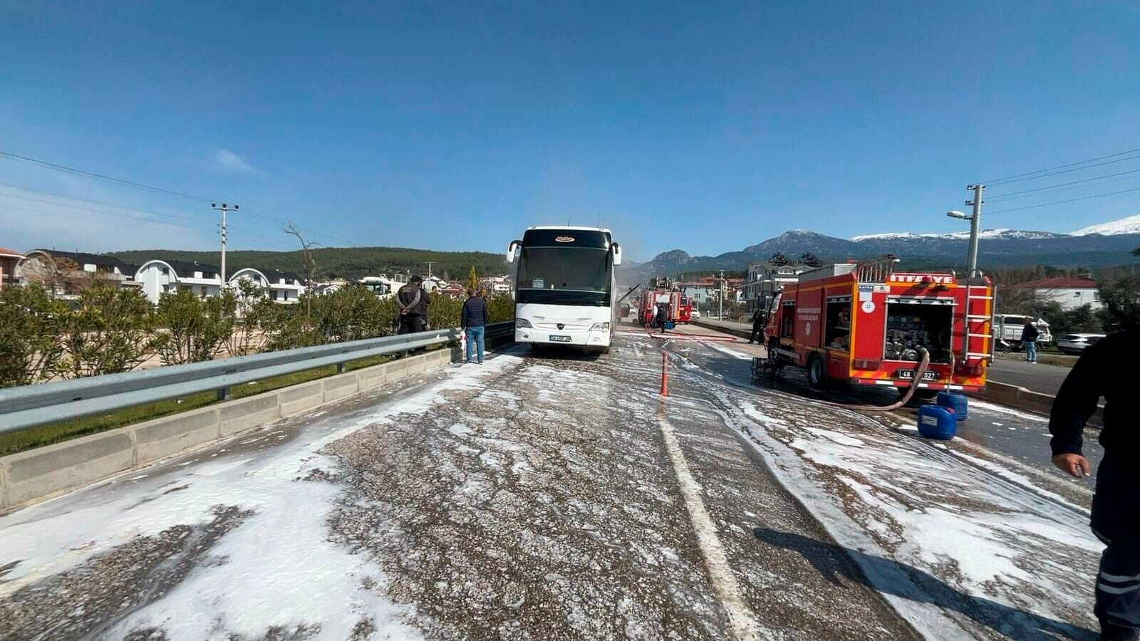 Yolcu Otobüsü Yandı (1)