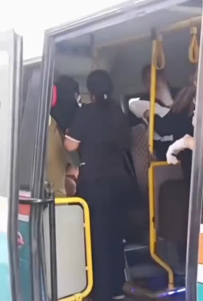 Yolculuk Sırasında Sancılanan Kadın Dolmuşta Doğum Yaptı (1)