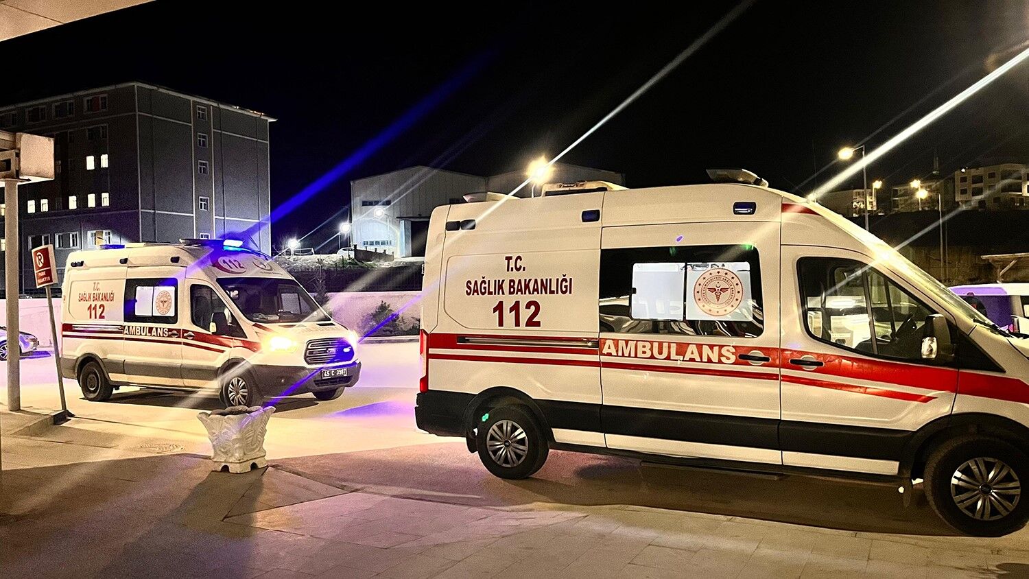 Yolun Karşısına Geçmek Isteyen Yaşlı Kadına Otomobil Çarptı (3)