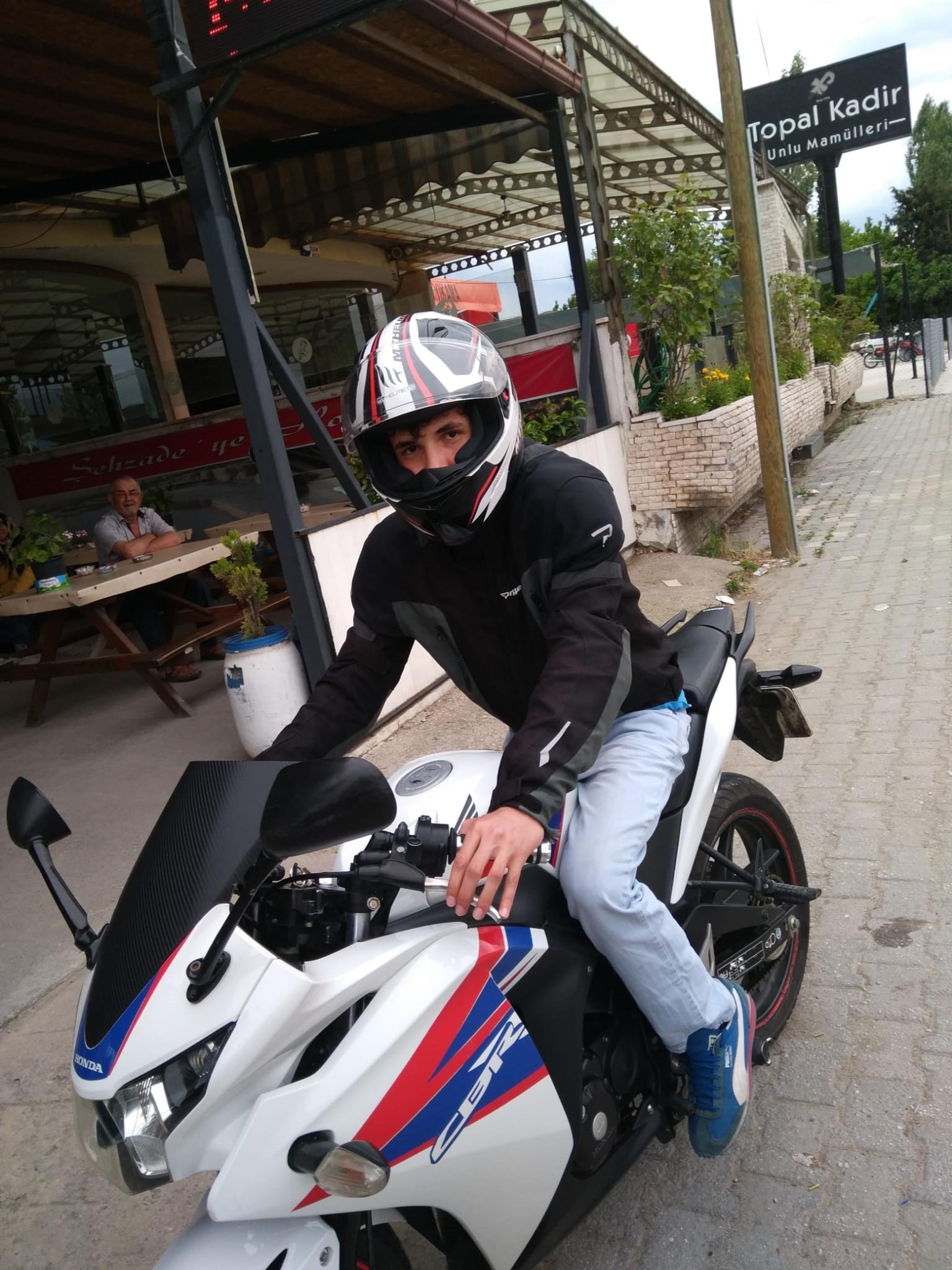 25 Yaşında Hayatını Kaybetti (3)