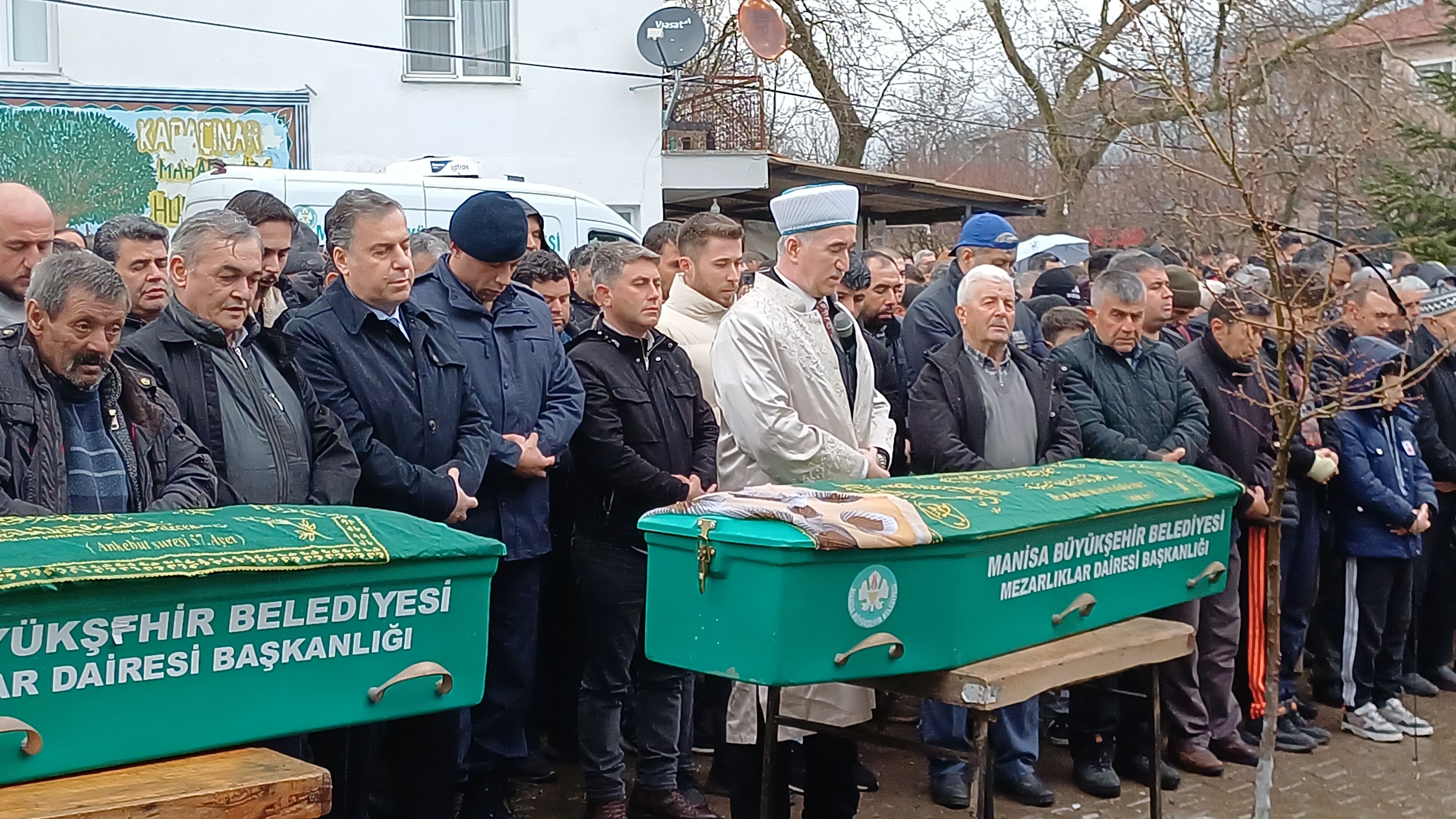 4 Kişi Yan Yana Toprağa Verildi (4)