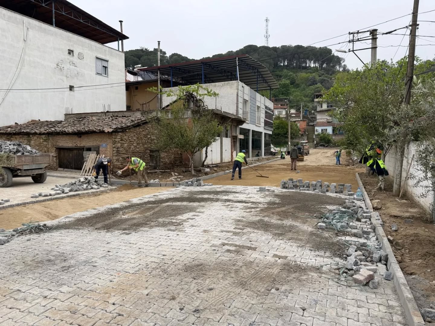 671141077 18065513594678324 1334394815793272347 N