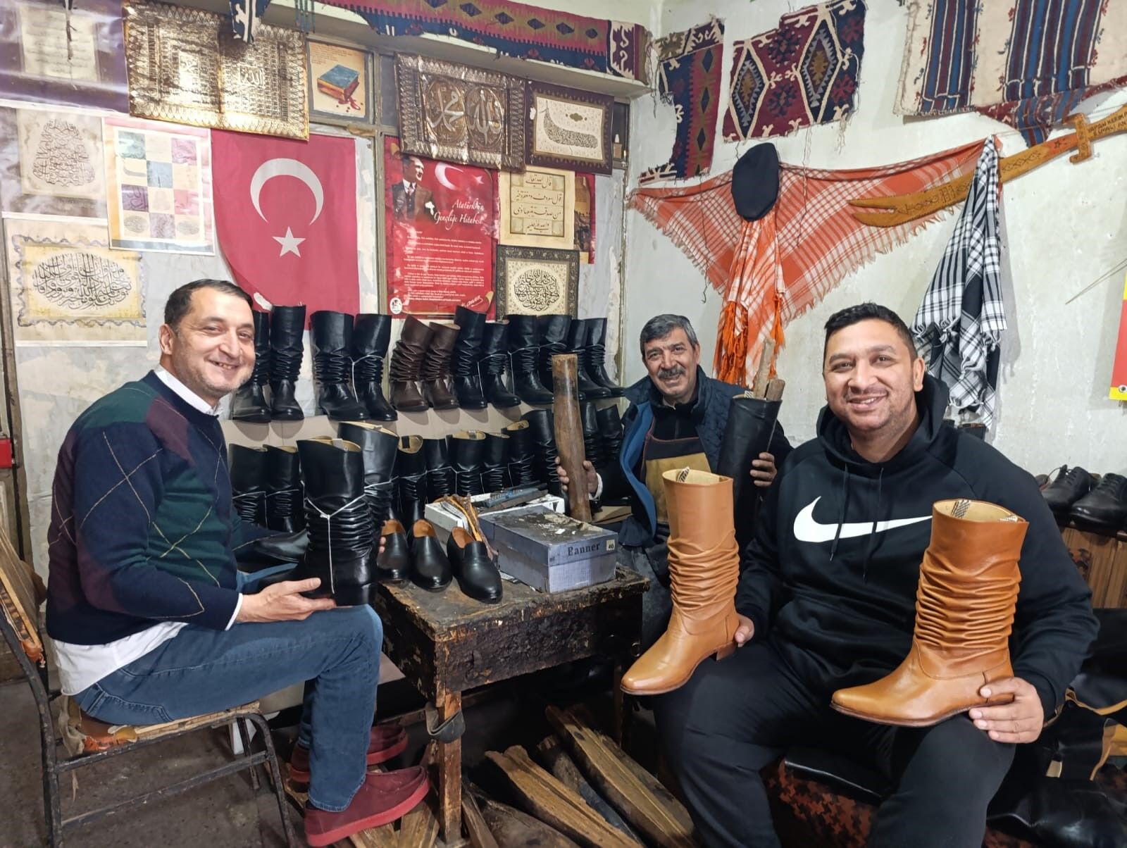 Asırlık Kalıplarla Körüklü Çizme Üretiyor (5)