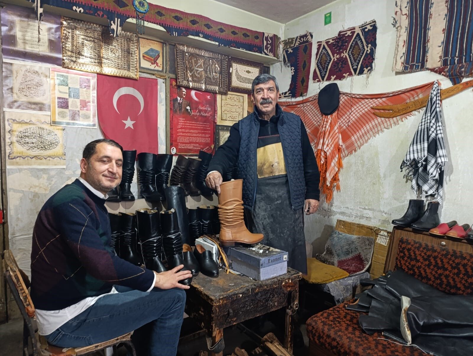 Asırlık Kalıplarla Körüklü Çizme Üretiyor (7)