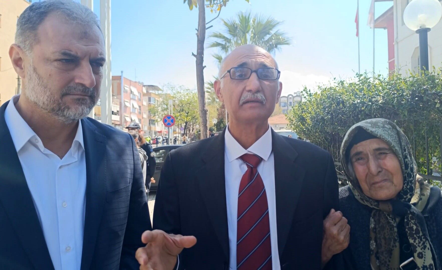 Atatürk'e Hakaret Iddiasıyla Yargılanan Öğretmen Beraat Etti (2)