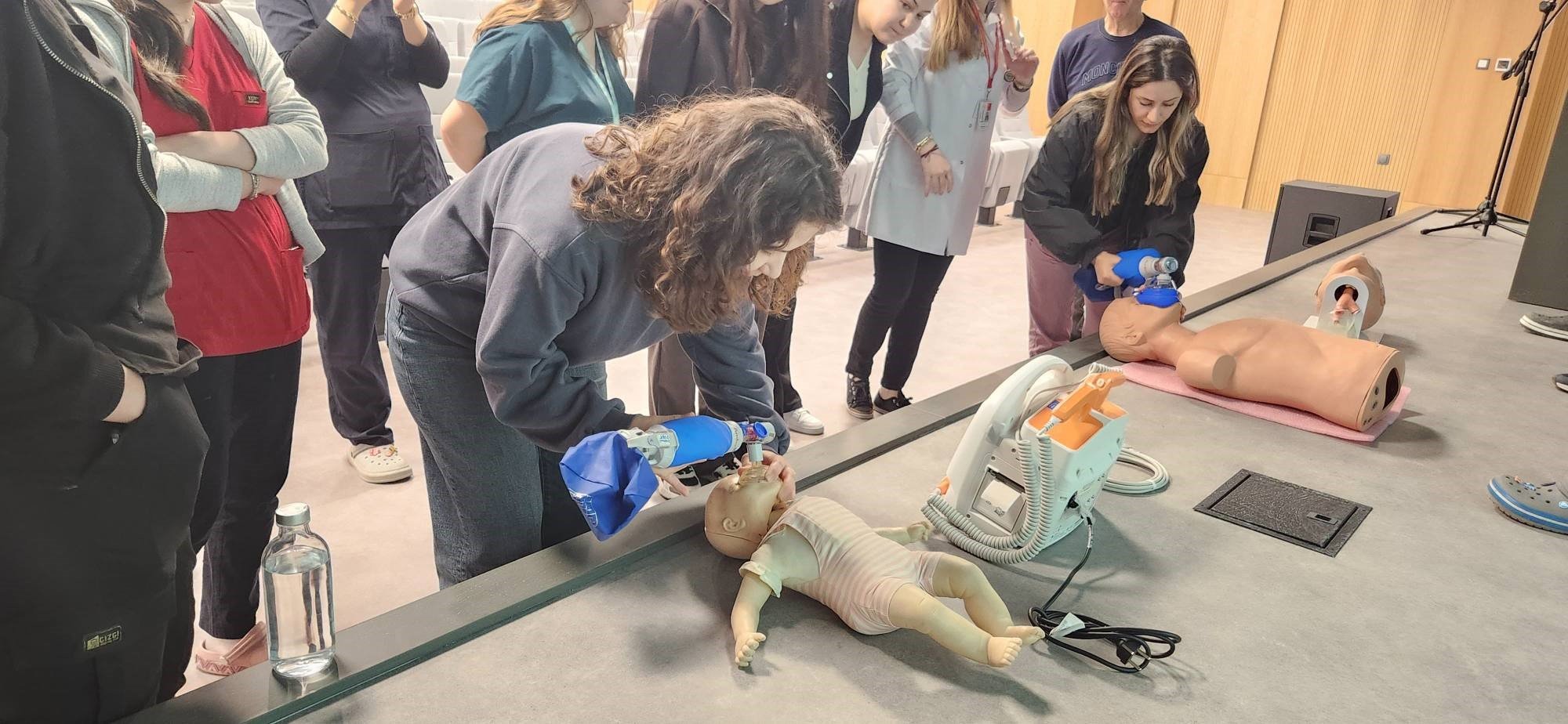 Aydın Şehir Hastanesi'nde Çocuk Acil Ekiplerine Kritik Eğitim (7)