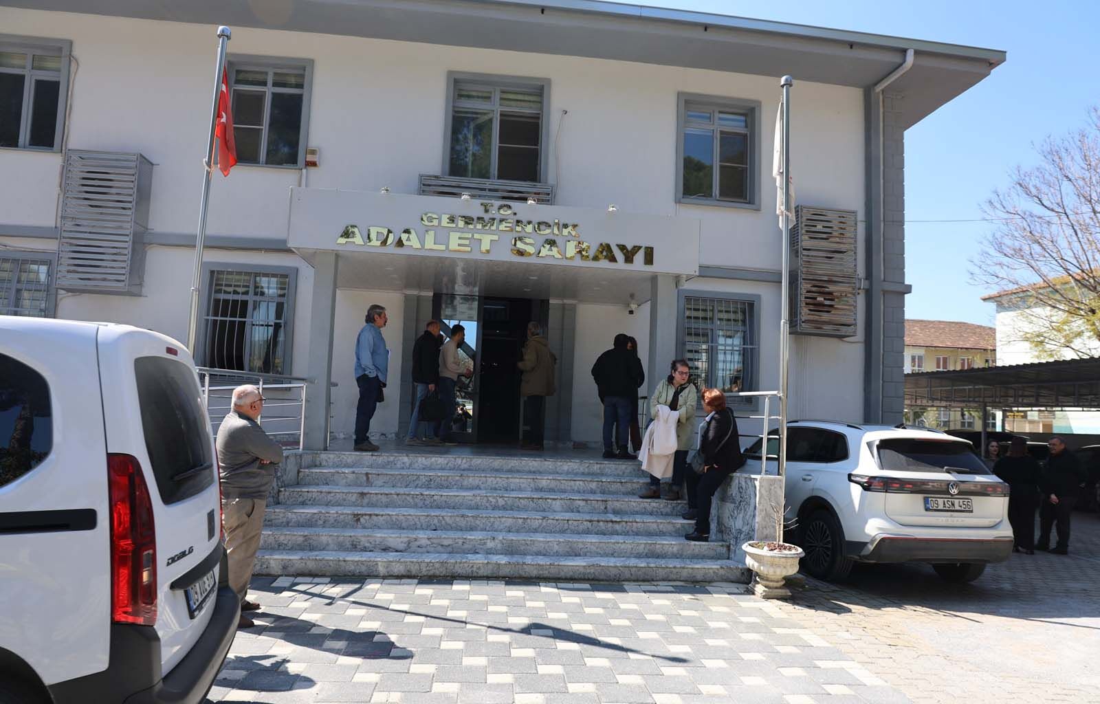 Aydın’da Chp’li Belediyenin Mağazasını Kurşunlayan Chp’li Eski Başkan Adliyeye Götürüldü (4)