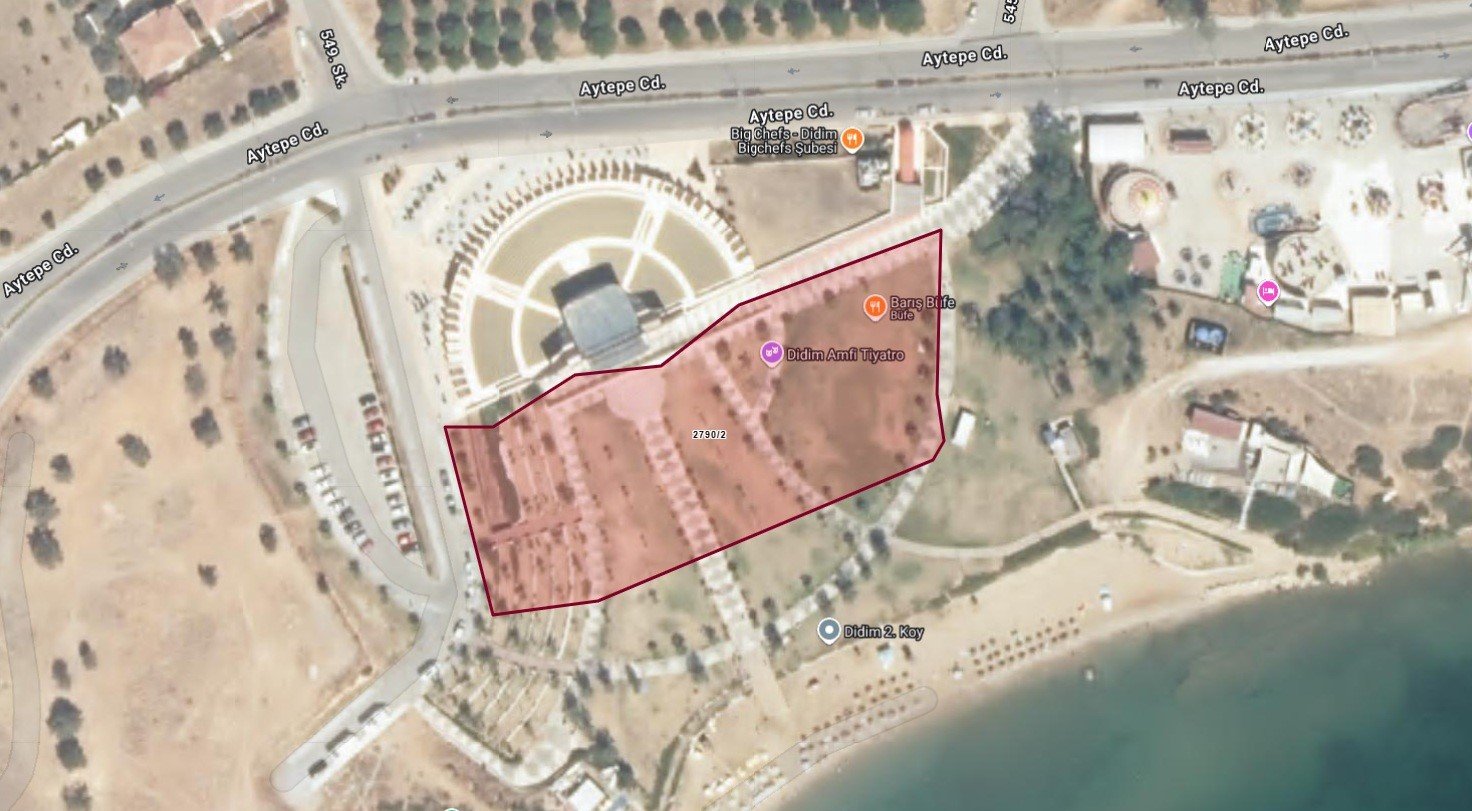 Aydın’da Sgk Binası Olarak Hizmet Veriyordu, Şimdi Ilan Panosuna Döndü (3)