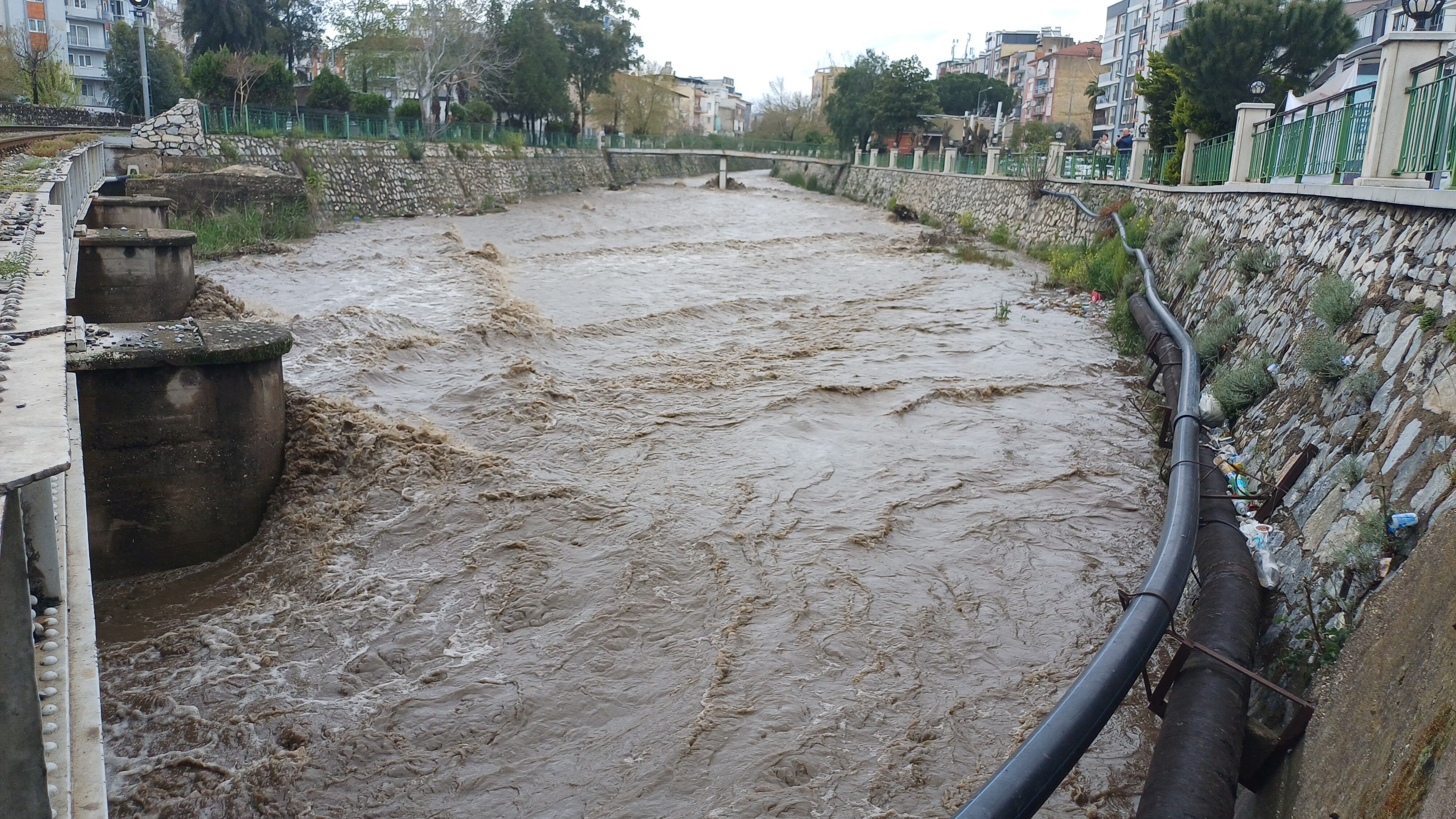 Aydın’da Tabakhane Deresi Gürül Gürül Akıyor (1)-1