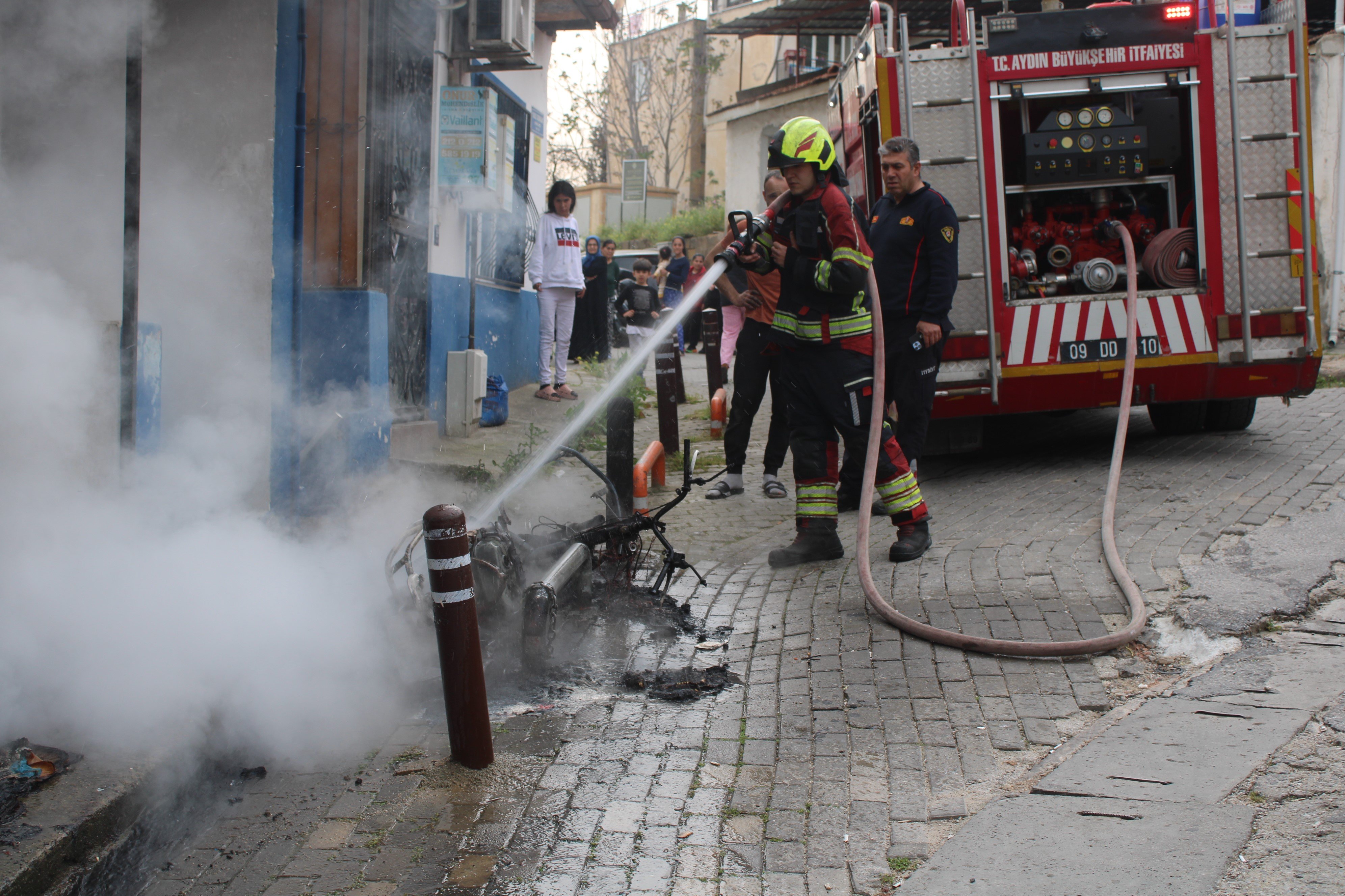 Aydın’da Tamir Sırasında Yanan Elektrikli Motosiklet Küle Döndü (3)