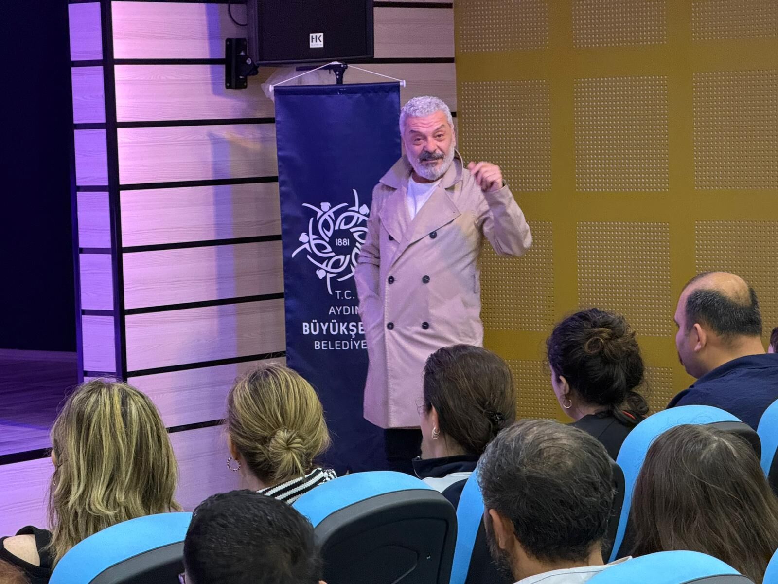 Başkan Çerçioğlu Didim Ve Nazilli’de Vatandaşları Tiyatroyla Buluşturdu (11)