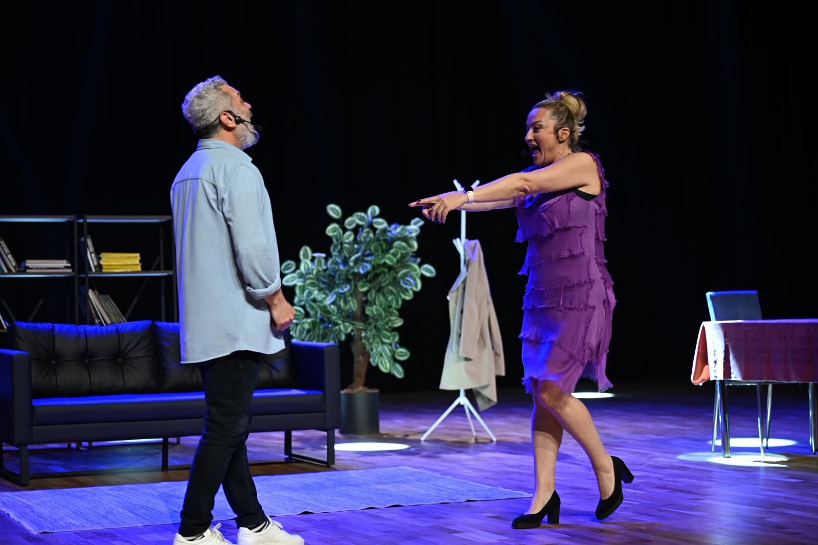 Başkan Çerçioğlu Didim Ve Nazilli’de Vatandaşları Tiyatroyla Buluşturdu (3)