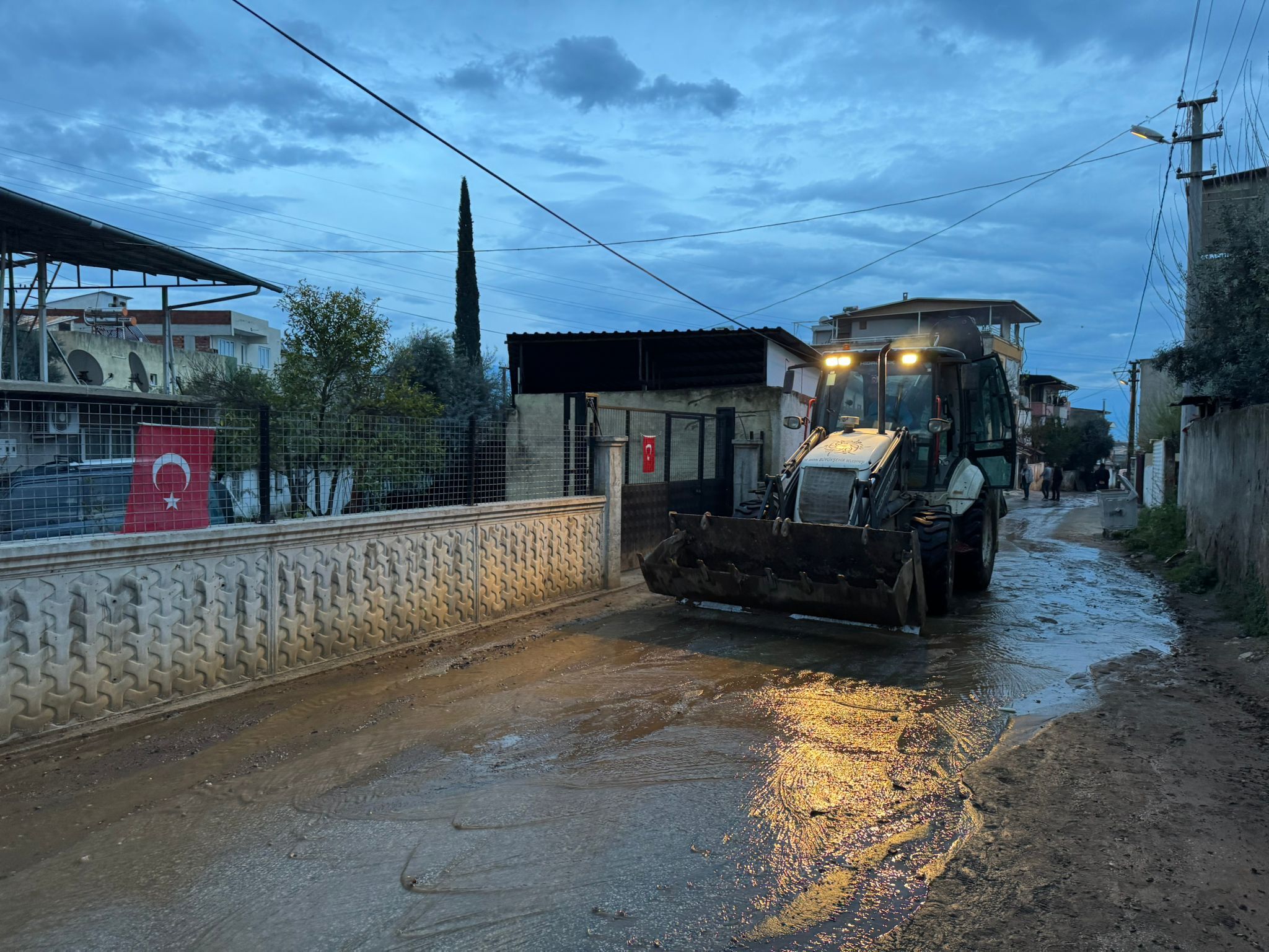 Başkan Çerçioğlu Duyarsız Kalmadı.. Aski̇ Ekiplerinden Nazilli’de Yoğun Mesai (1)