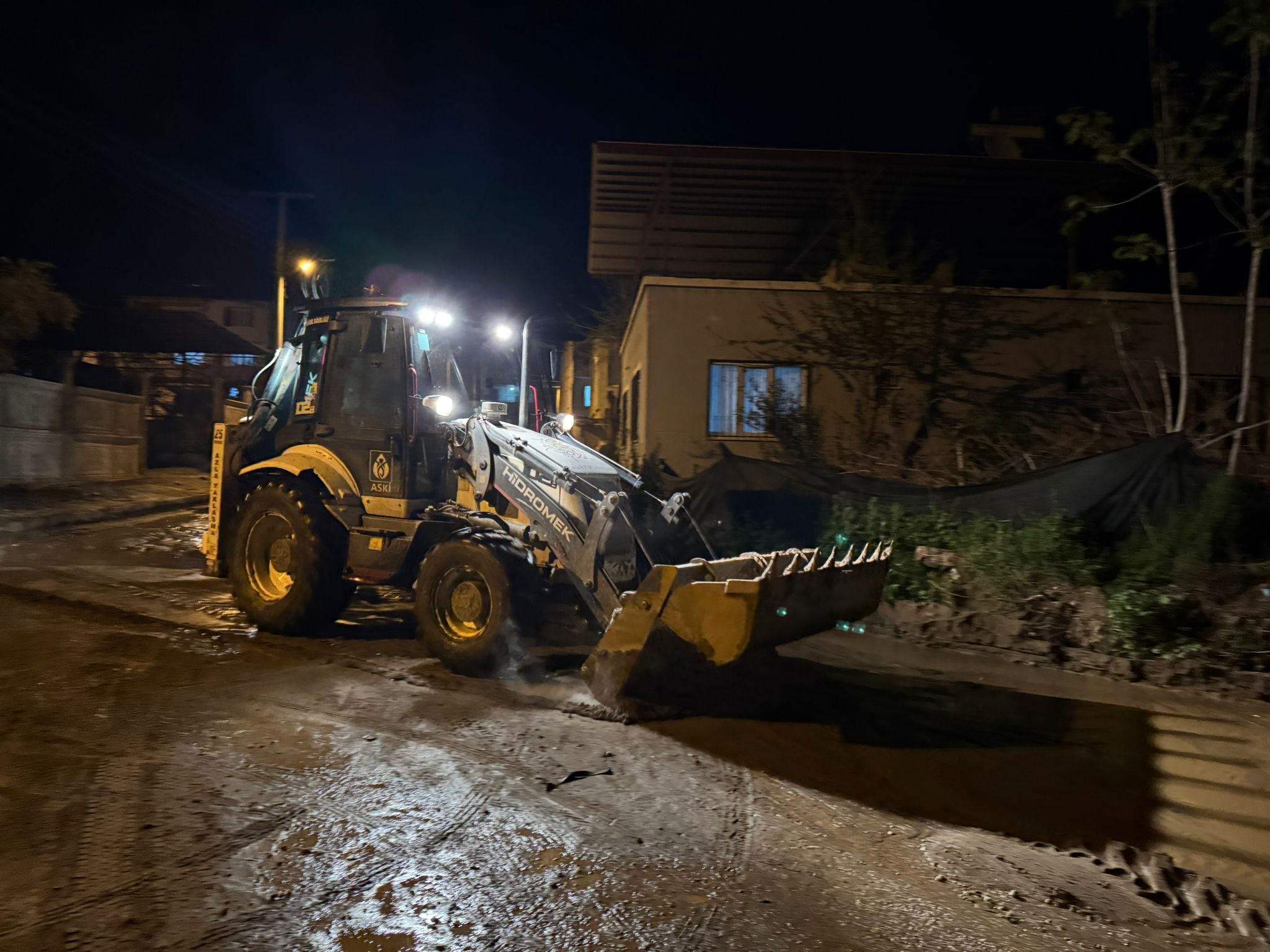 Başkan Çerçioğlu Duyarsız Kalmadı.. Aski̇ Ekiplerinden Nazilli’de Yoğun Mesai (8)