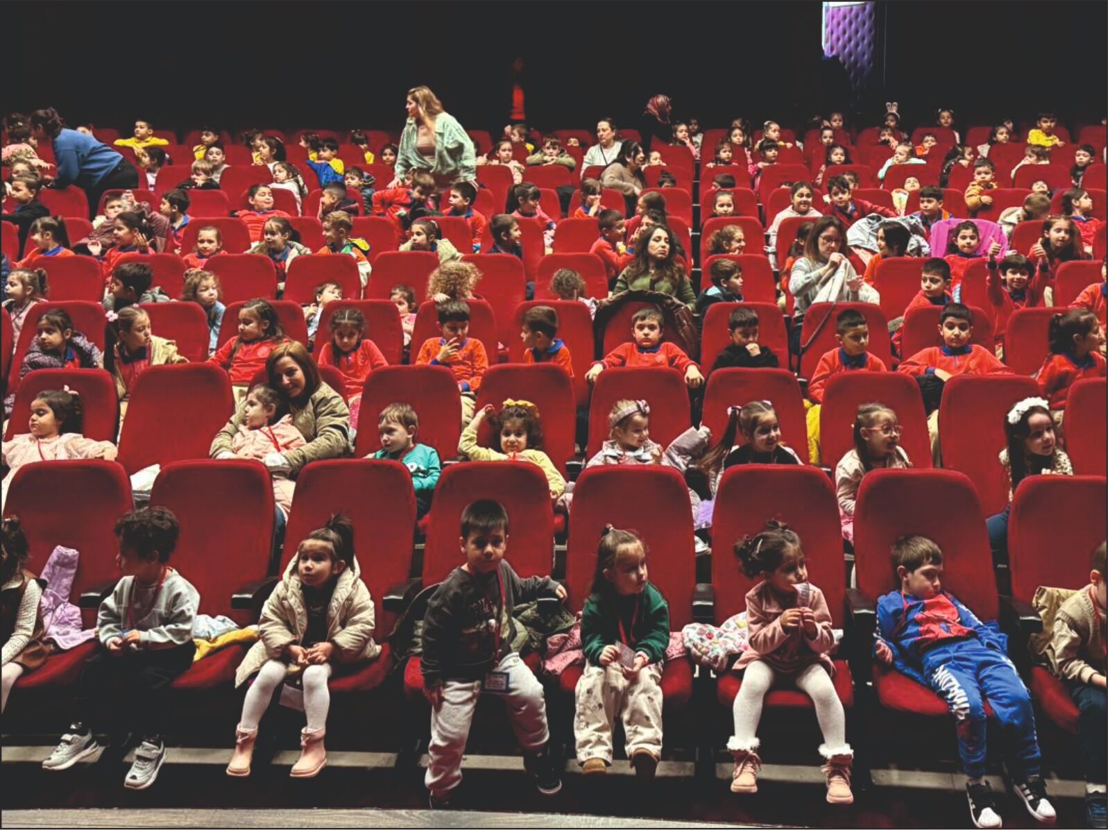 Başkan Çerçioğlu Minik Sanatseverleri Tiyatro Ile Buluşturdu (6)