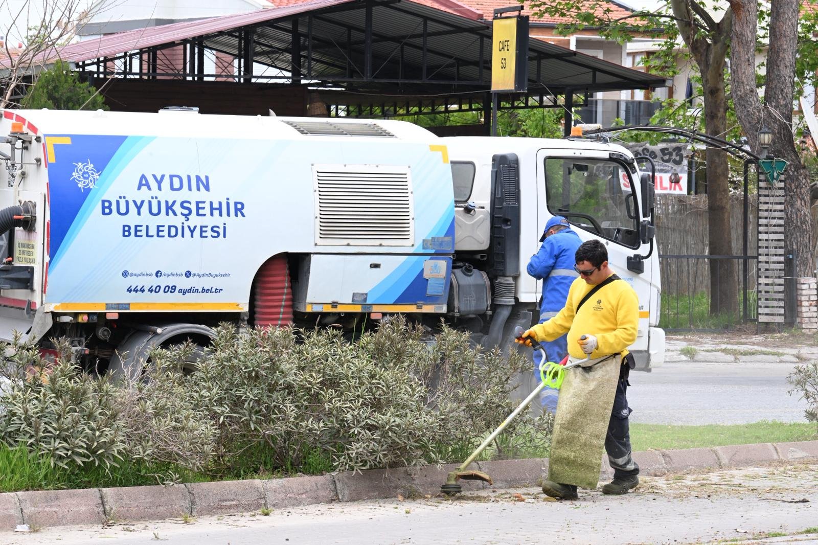 Başkan Çerçioğlu’nun Öncülüğünde Kuşadası’nın Dört Bir Yanında Çalışmalar Devam Ediyor (11)