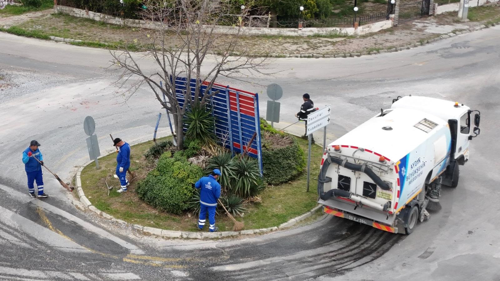 Başkan Çerçioğlu’nun Öncülüğünde Kuşadası’nın Dört Bir Yanında Çalışmalar Devam Ediyor (2)