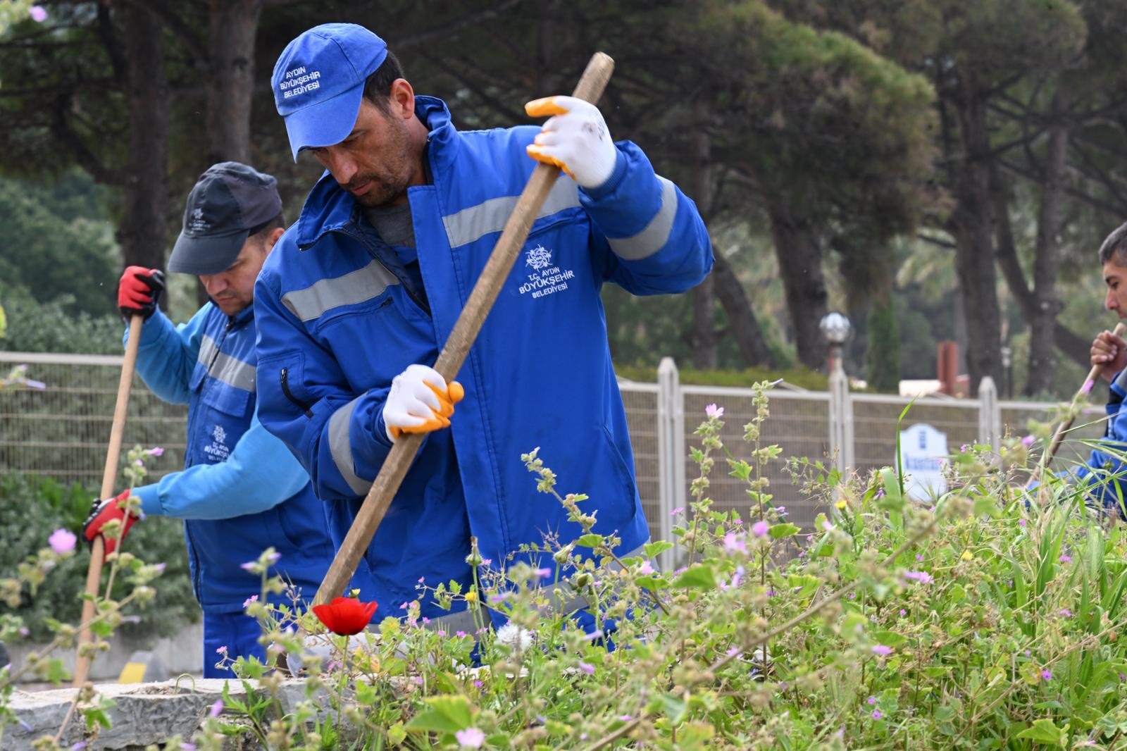 Başkan Çerçioğlu’nun Öncülüğünde Kuşadası’nın Dört Bir Yanında Çalışmalar Devam Ediyor (20)