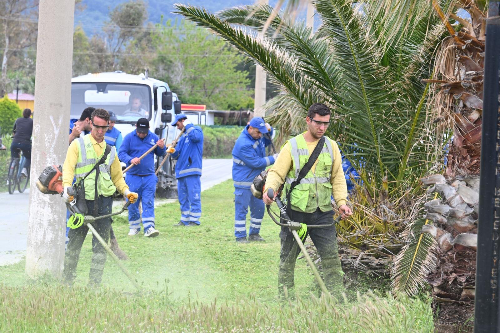 Başkan Çerçioğlu’nun Öncülüğünde Kuşadası’nın Dört Bir Yanında Çalışmalar Devam Ediyor (6)