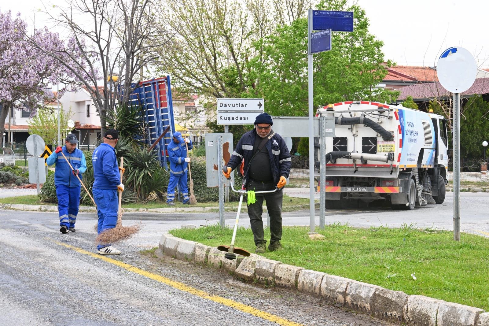 Başkan Çerçioğlu’nun Öncülüğünde Kuşadası’nın Dört Bir Yanında Çalışmalar Devam Ediyor (7)