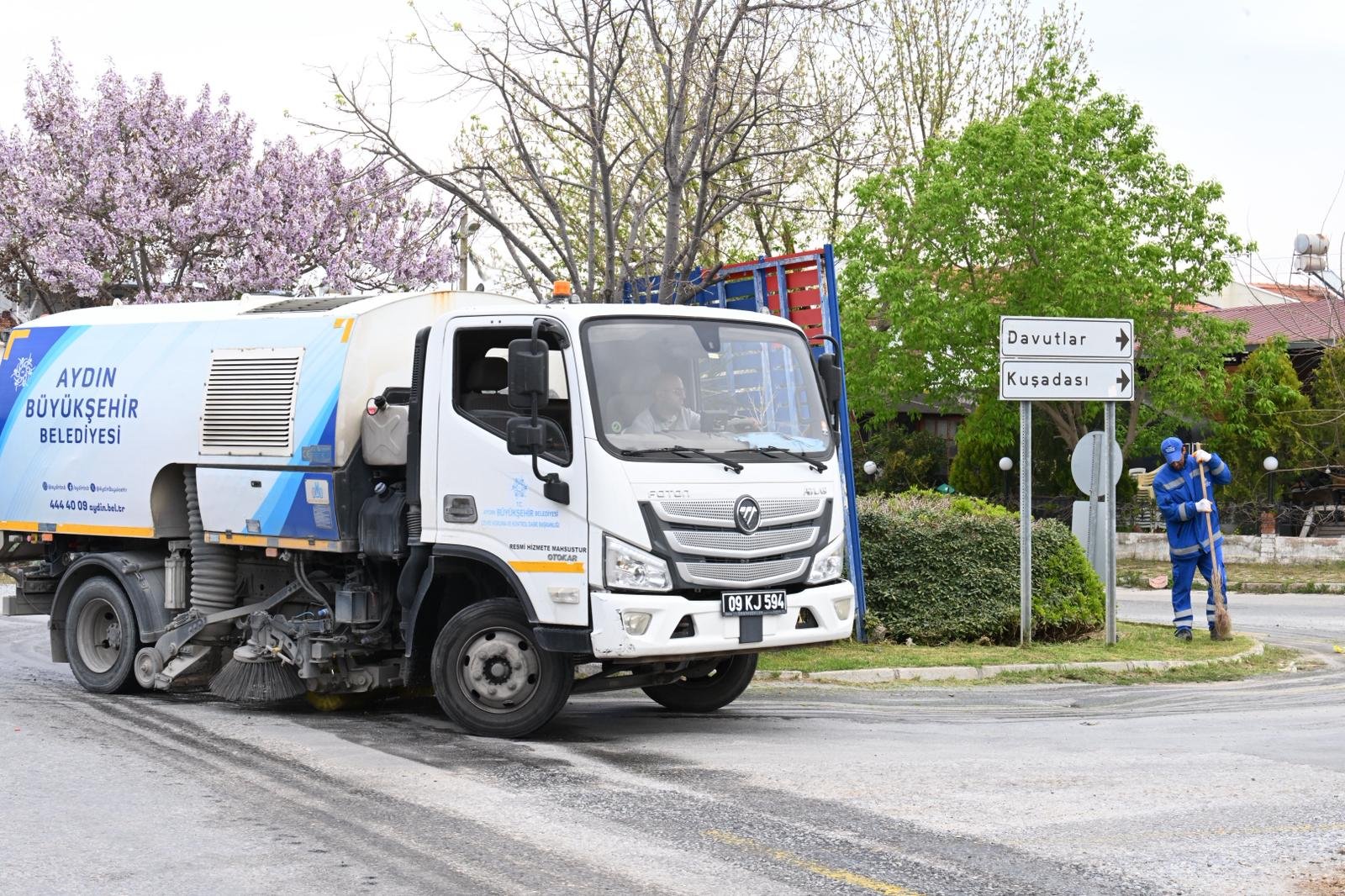 Başkan Çerçioğlu’nun Öncülüğünde Kuşadası’nın Dört Bir Yanında Çalışmalar Devam Ediyor (9)