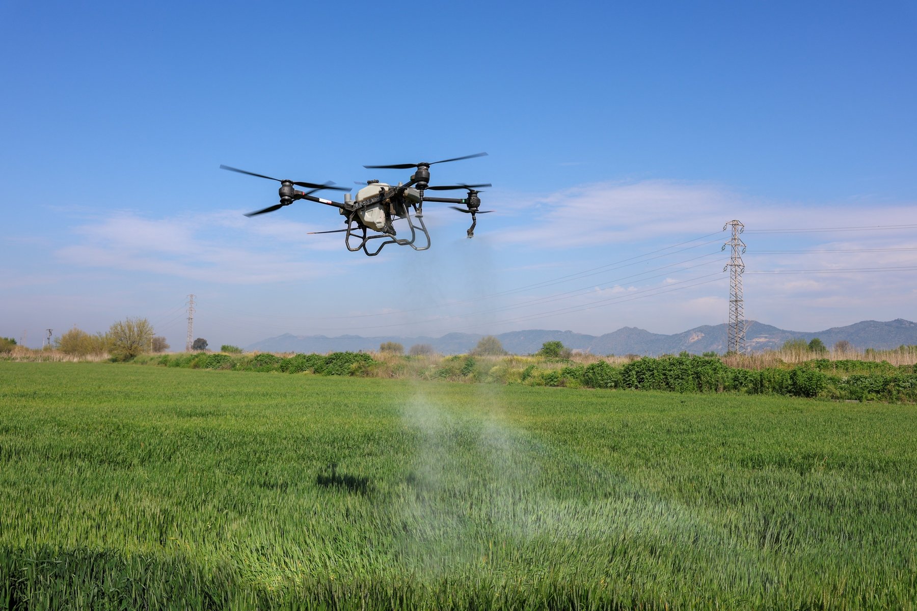 Başkan Çerçioğlu’nun Tarıma Ve Üreticilere Destekleri Sürüyor Tarlalar Drone Ile Ücretsiz Gübreleniyor (3)-1