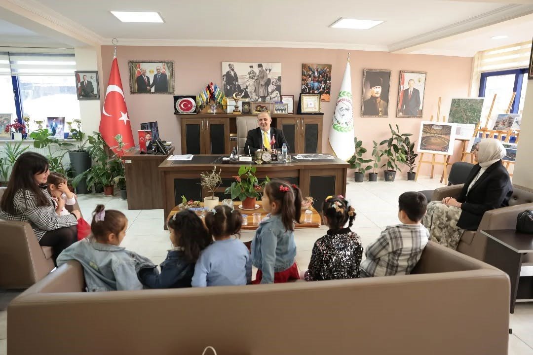 Başkan Kaya Minik Öğrencileri Belediyede Ağırladı (4)