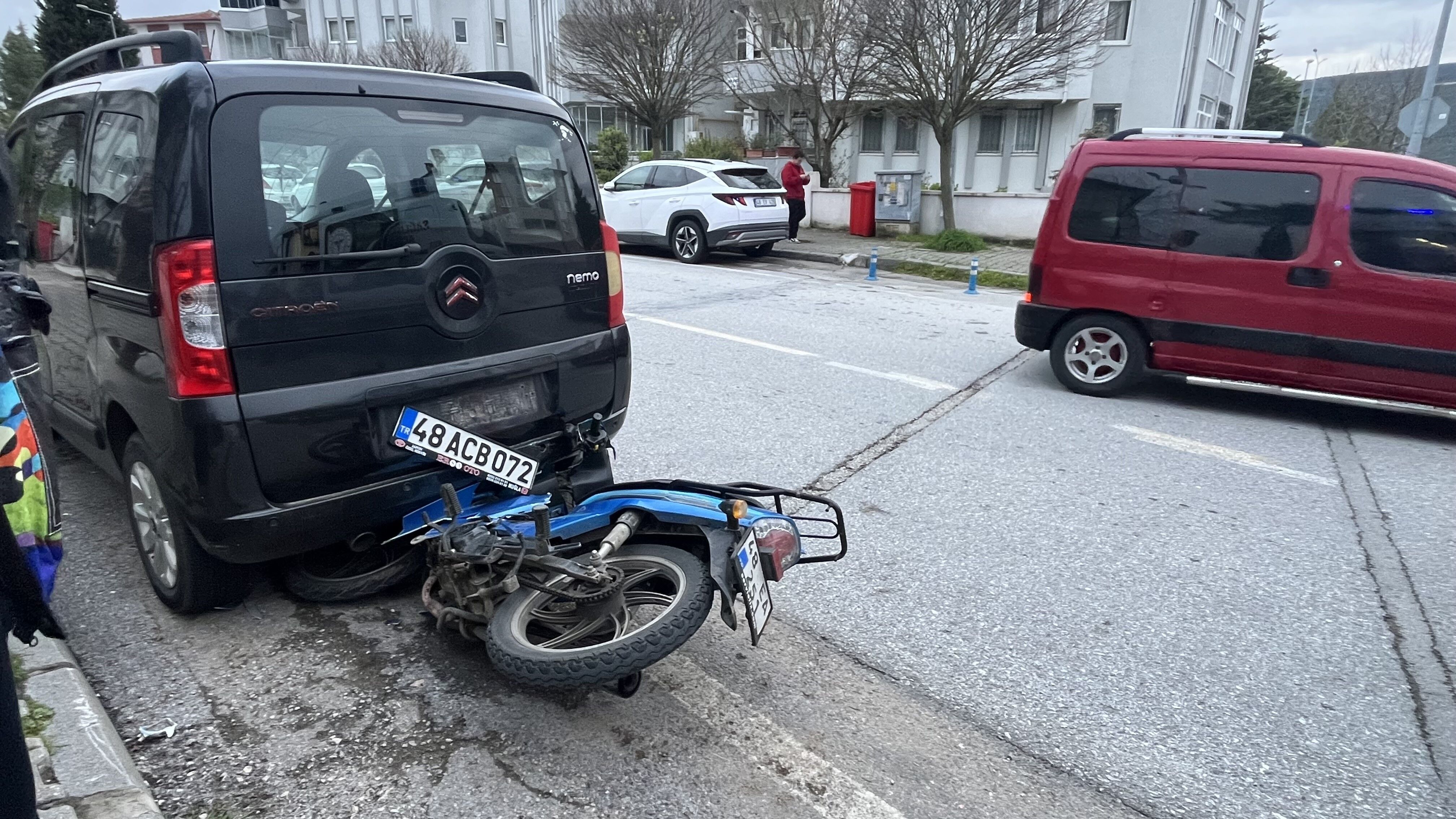 Çarpmamak Için Kaçtı, Başka Araca Çarptı (2)