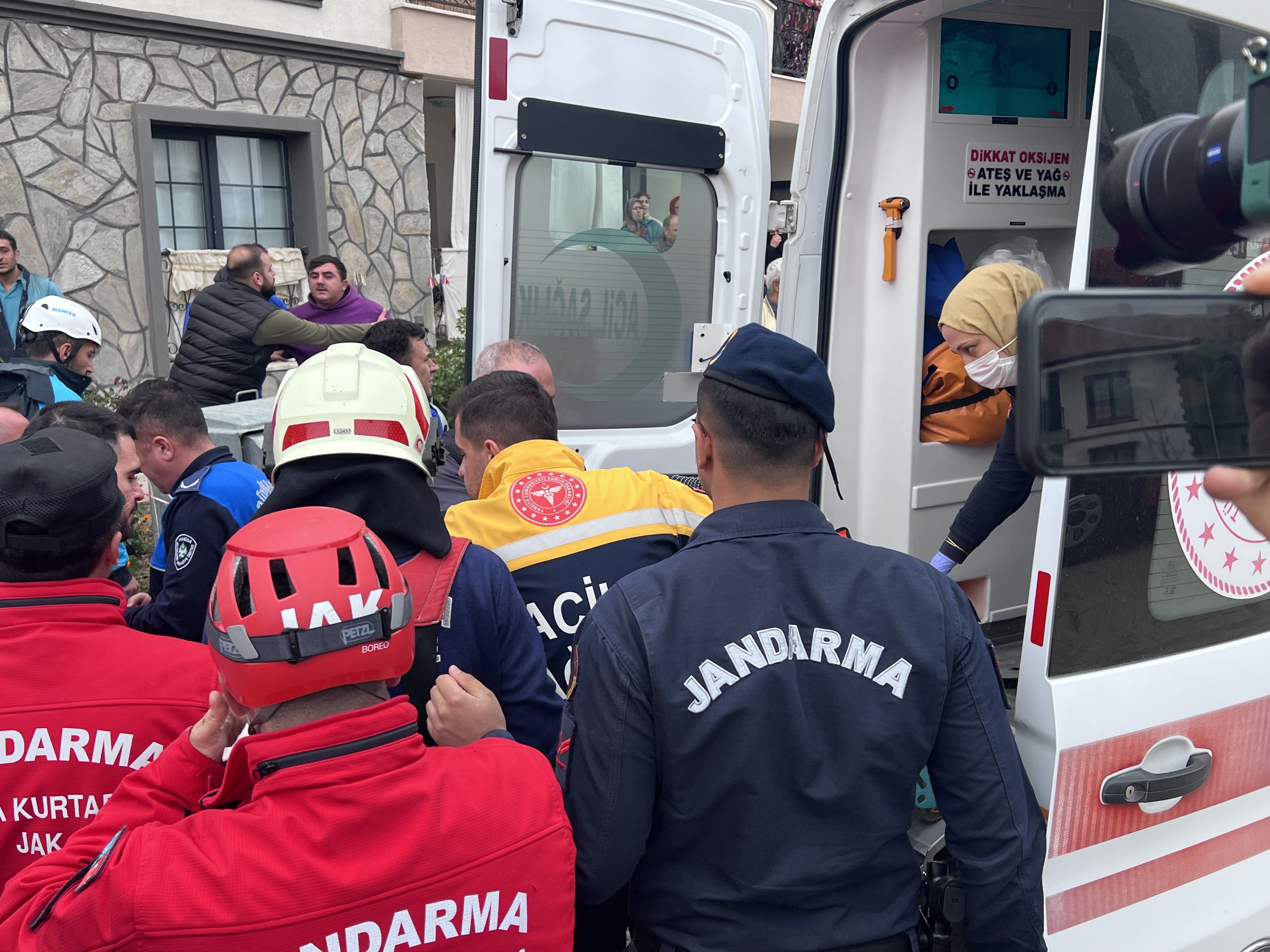 Göçük Altında Kalan Işçiden Acı Haber Geldi (3)