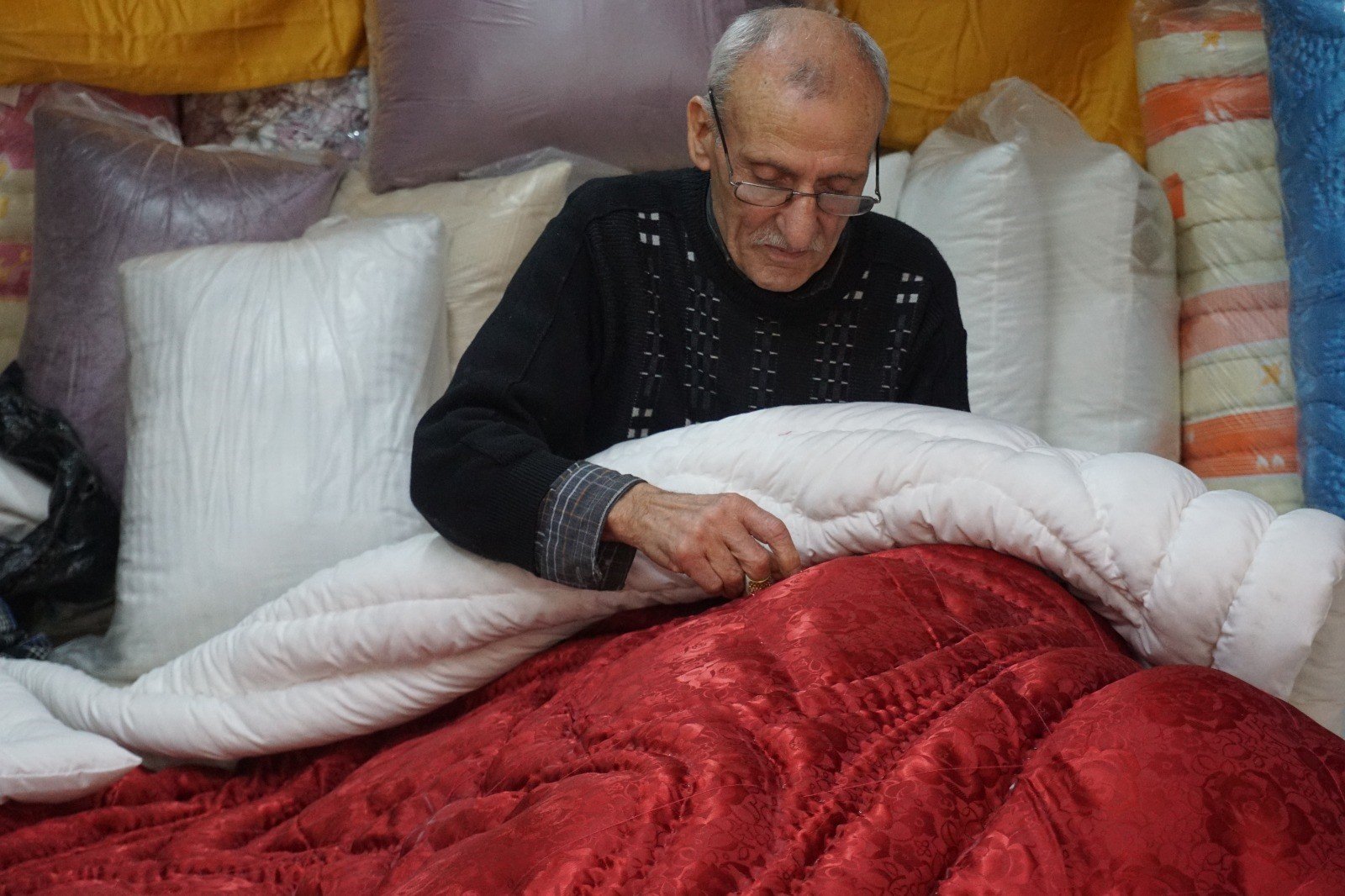 İğne Iplikle Geleceğe Tutunmaya Çalışıyor (2)