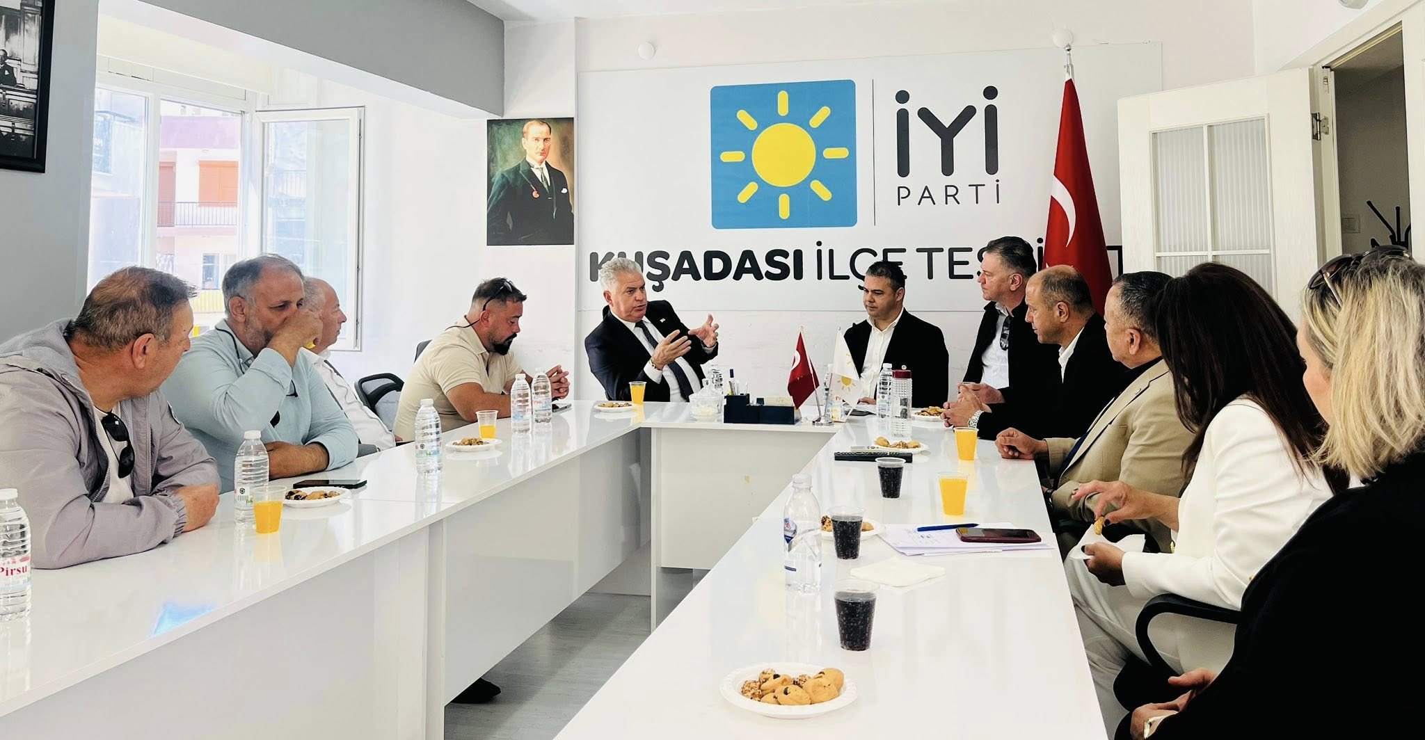 İyi̇ Parti Kuşadası İlçe Başkanlığı’na Ziyaret (4)