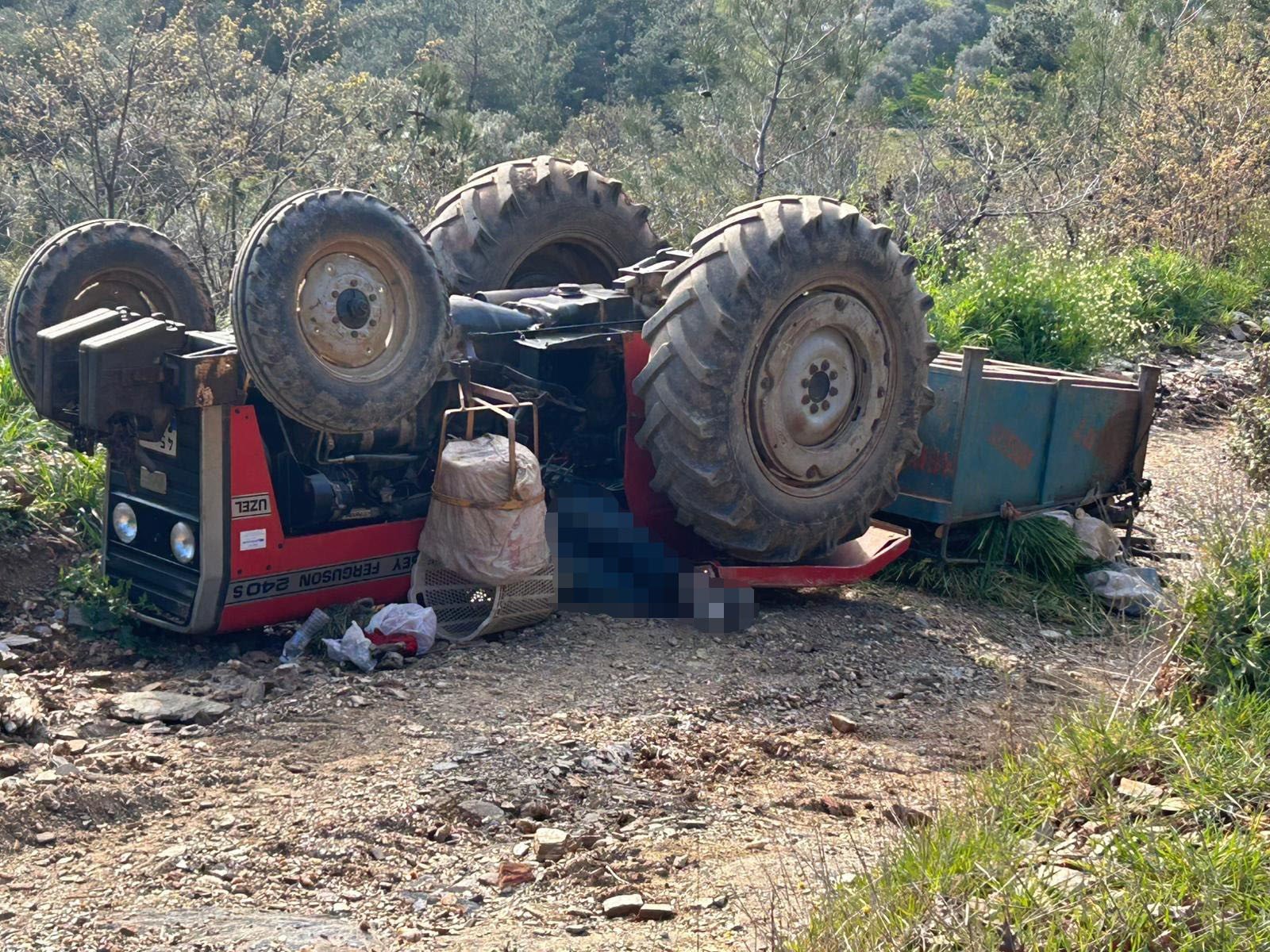 Traktör Kazasında Aynı Aileden 3 Kişi Vefat Etti (2)