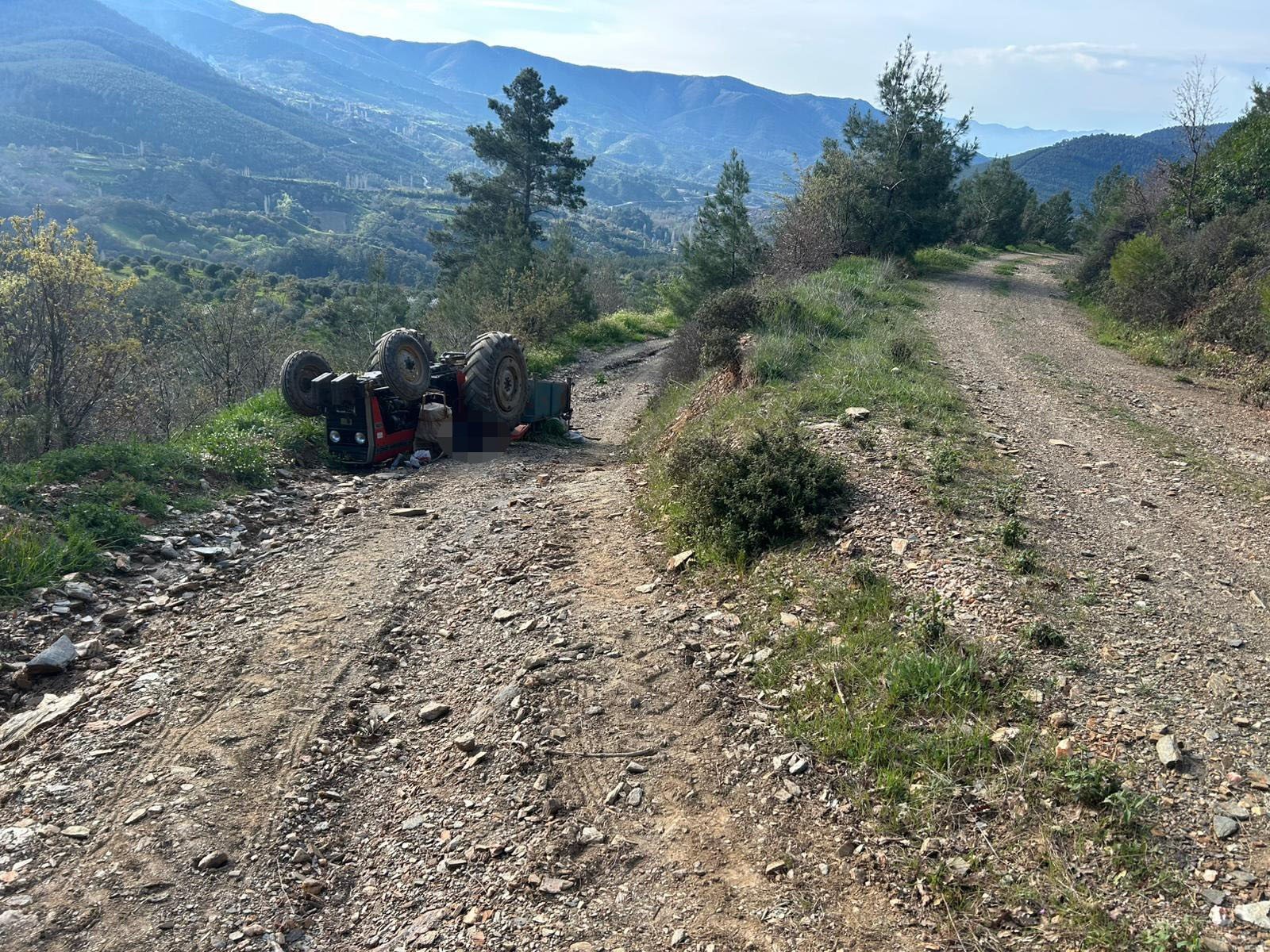Traktör Kazasında Aynı Aileden 3 Kişi Vefat Etti (7)